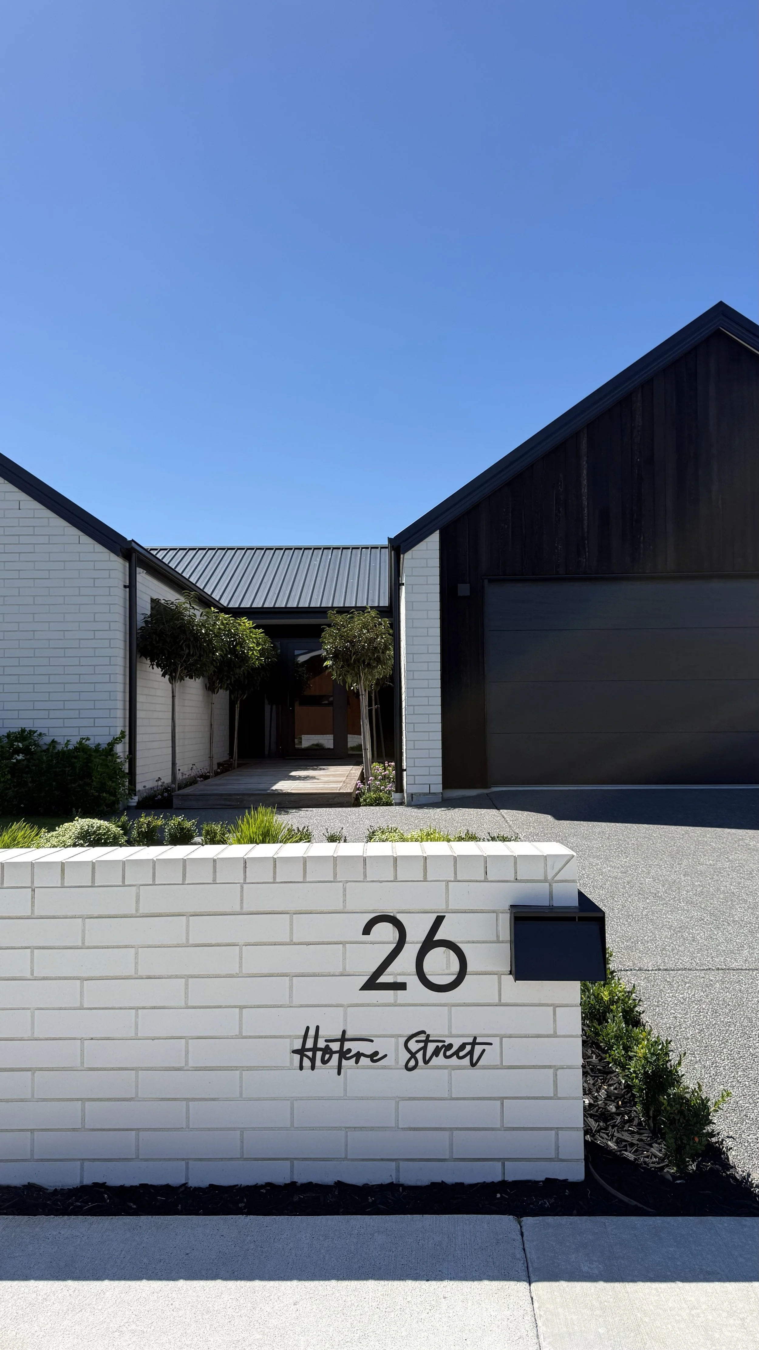 White brick new build in Christchurch completed by Nijssen Bricklaying