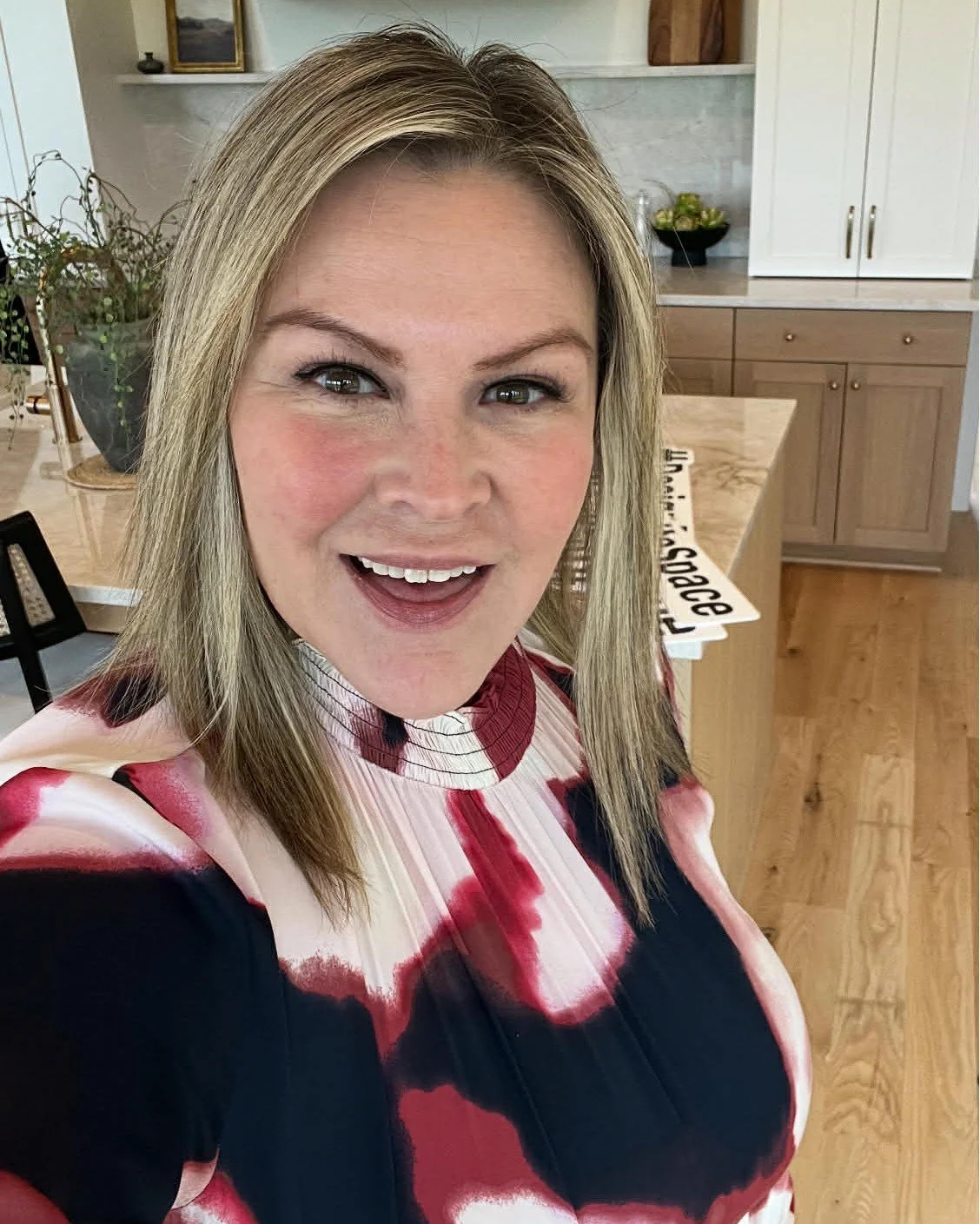 SELLERS You don&rsquo;t have to choose just one way to sell your home!
I help homeowners compare multiple offers including CASH and traditional options so they can choose what works best for their situation.

I know Sellers want certainty, speed, and