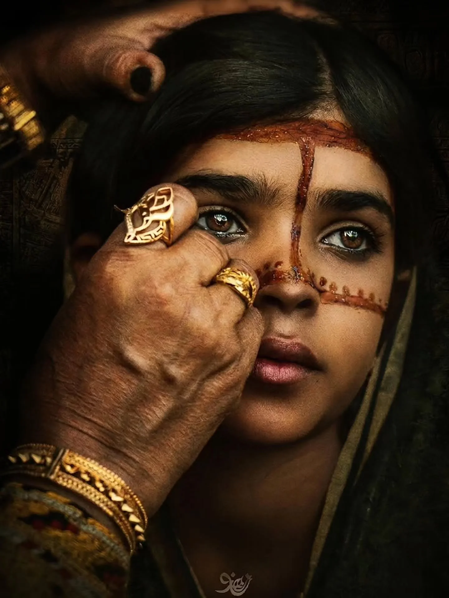 Portrait Photography By - @muhannad.albadawi

Curators @dimpy.bhalotia &amp; @kamalkumaarrao 

Part of @pure.street.photography

#purephotographyawards Pure Photography Awards #portraitphotography