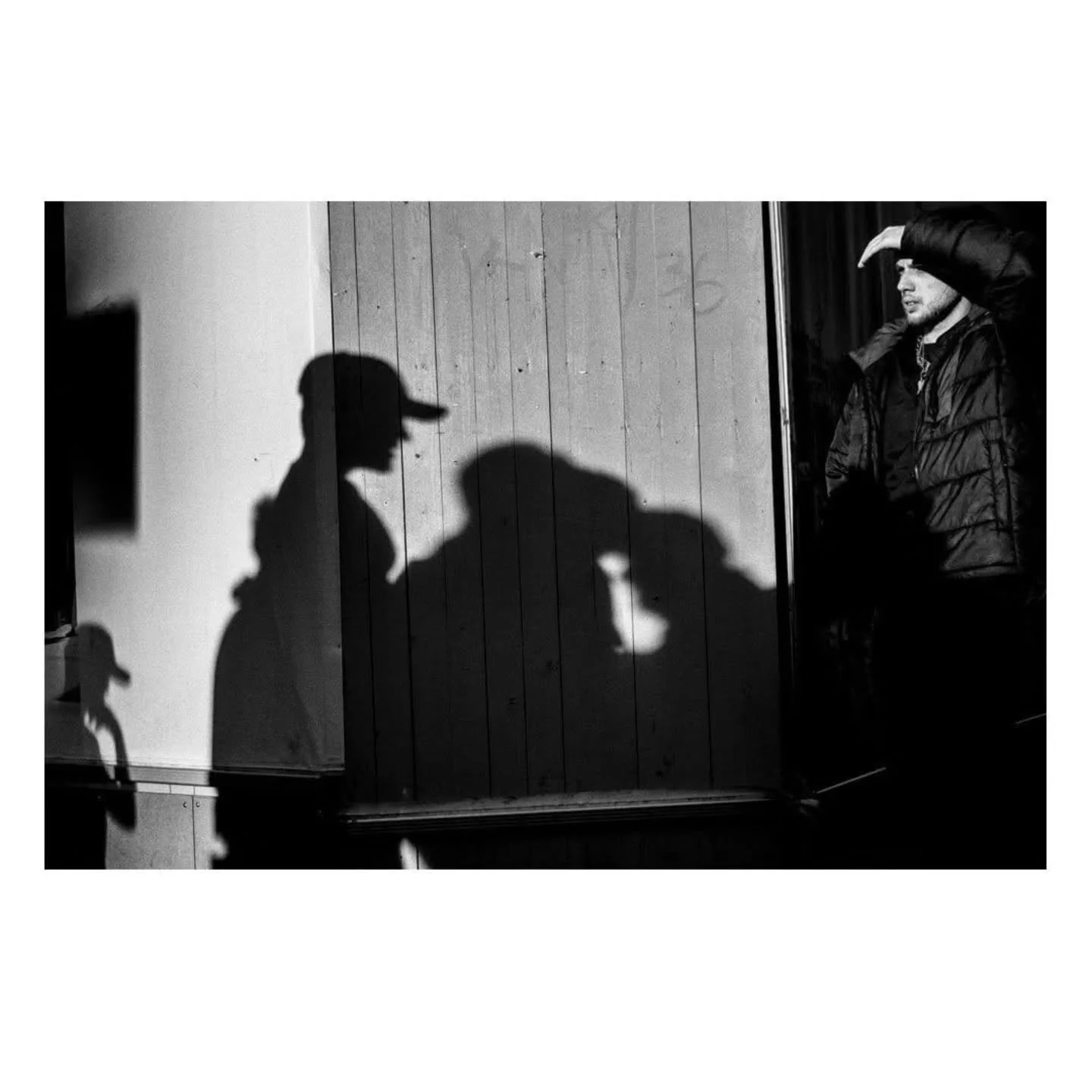Street Photography by - @ulf.finndahl 

Curated by: @dimpy.bhalotia &amp; @kamalkumaarrao 

#purestreetphotography