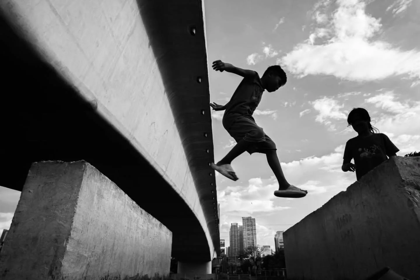 Street Photography by - @just.click.png 

Curated by: @dimpy.bhalotia &amp; @kamalkumaarrao 

#purestreetphotography