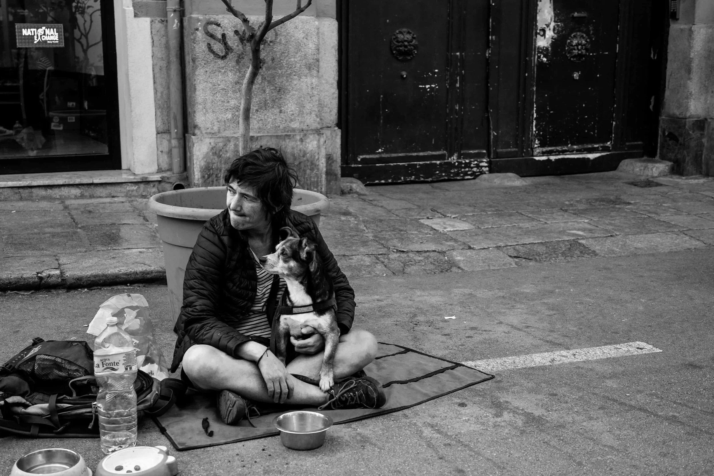Street Photography by - @rosariobevilacqua 

Curated by: @dimpy.bhalotia &amp; @kamalkumaarrao 

#purestreetphotography