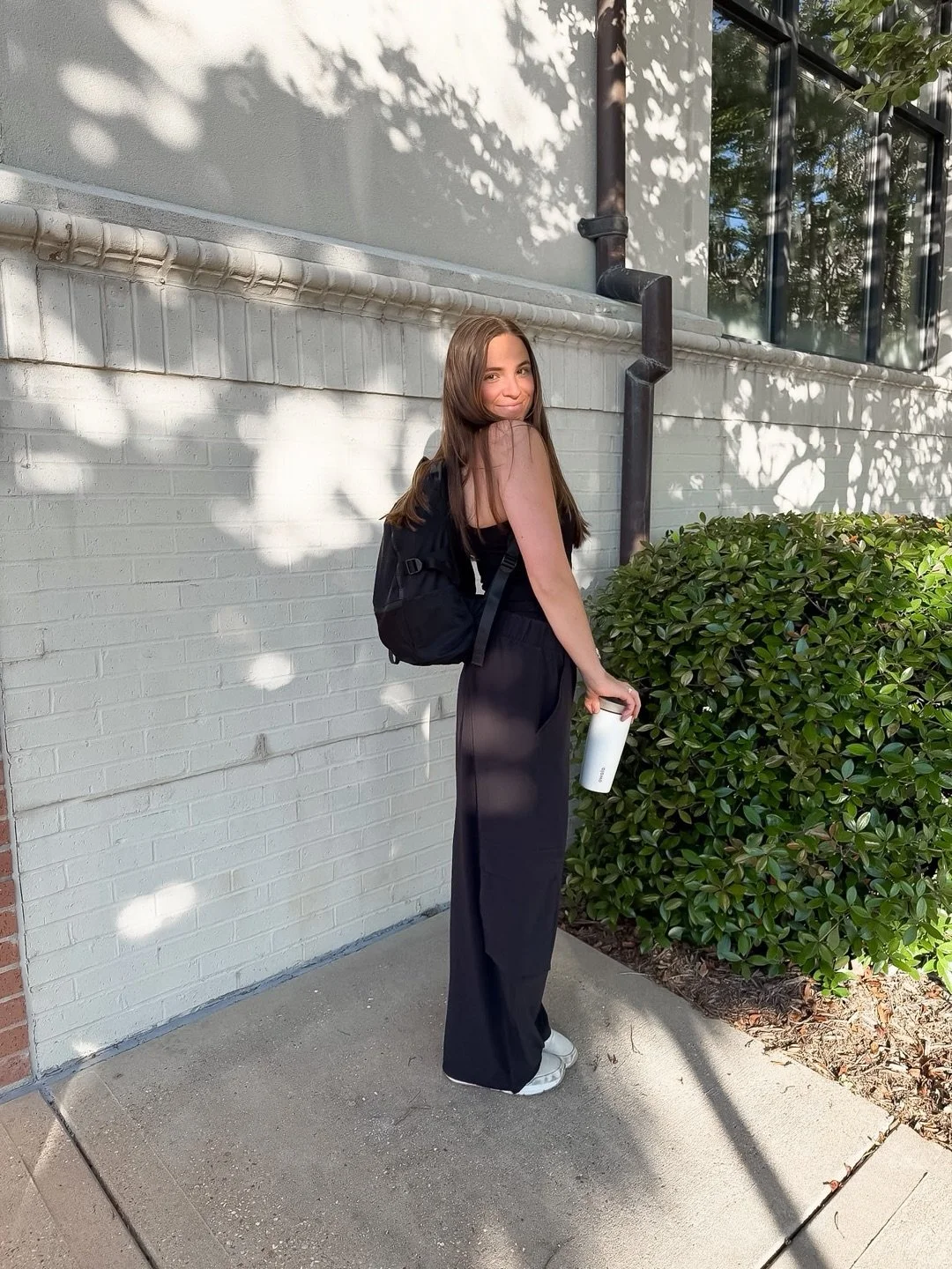 quite honestly obsessed w this fit especially these PANTS YALL @Fabletics thank you for this set - you&rsquo;ve outdone yourself #fableticspartner #fabletics