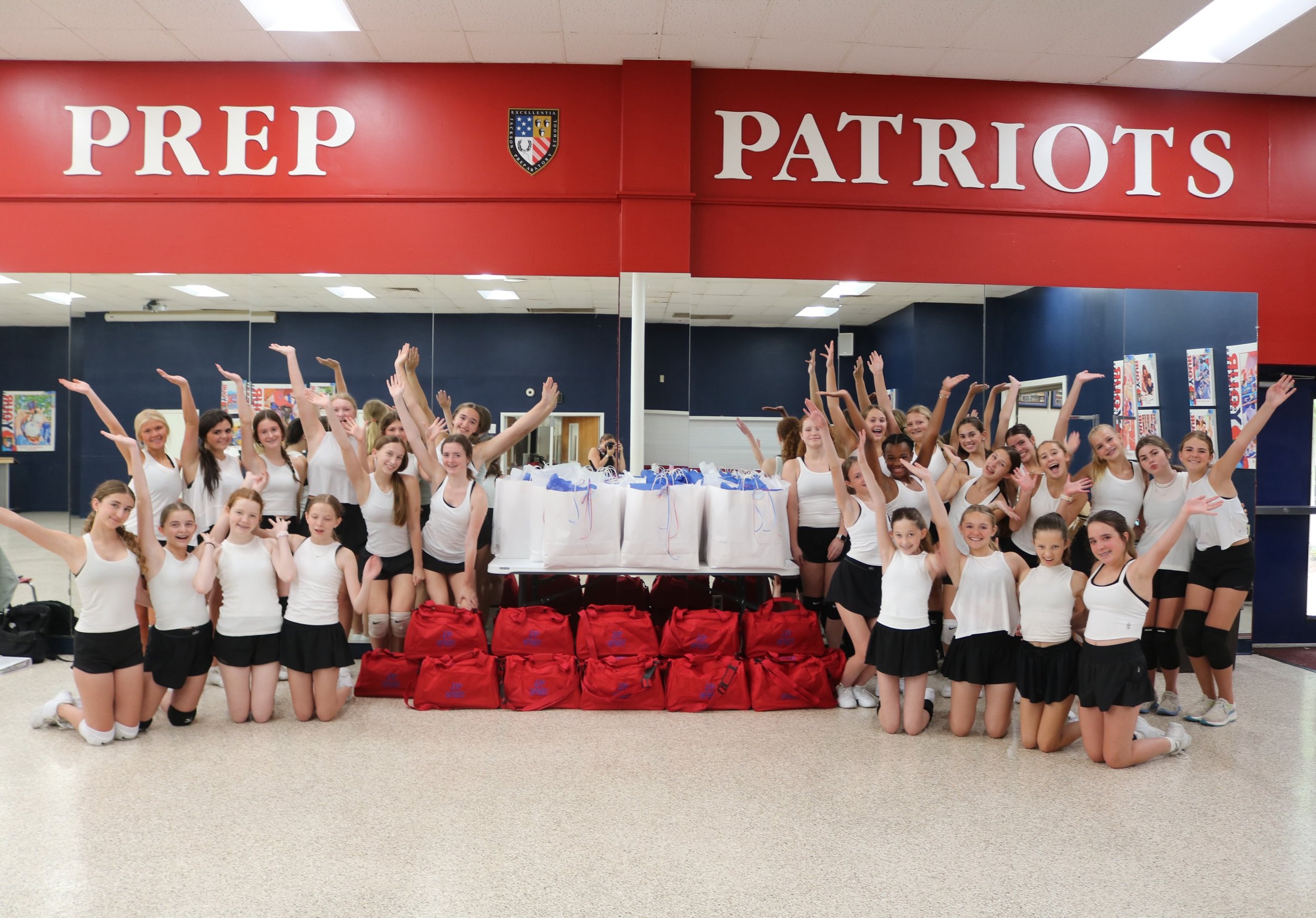 About yesterday!!! ✨ New poms, new shoes, new practice outfits, new bags!! Woohoo!!