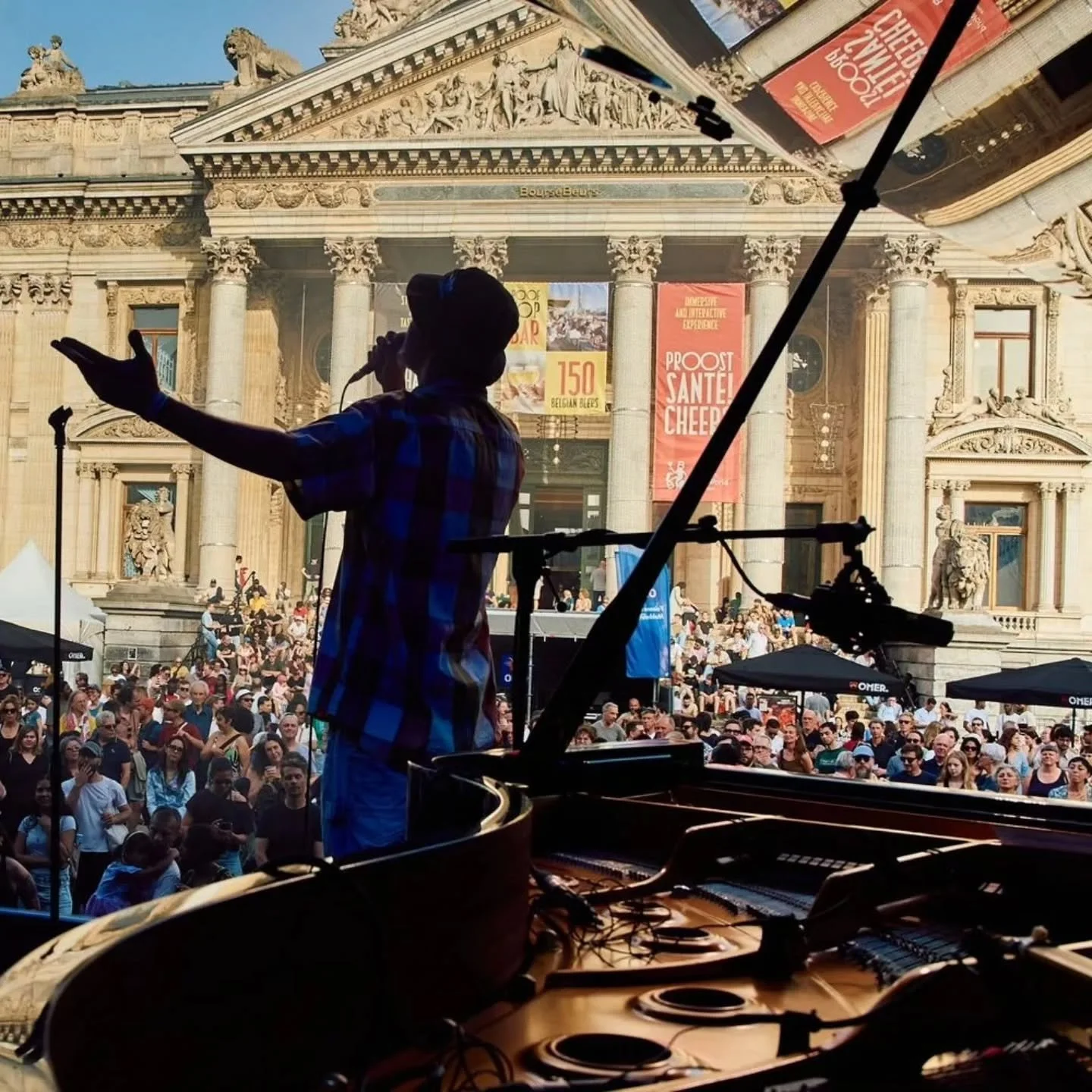 soniqApart is delighted to share a series of remarkable moments  from the jazz-rap crew FOꓘKOP.UNPLUGGD&rsquo;s performance at the Lotto Brussels Jazz Weekend 2026, celebrating the release of their fresh album The Imposter Acoustic (Igloo Records).

