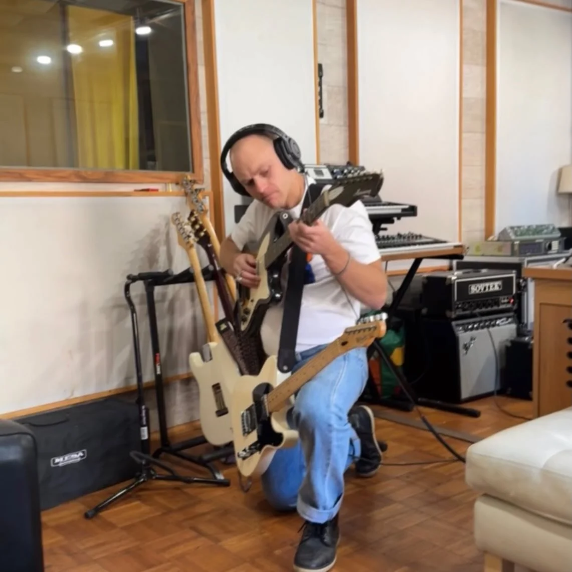 Like follow and subscribe for guitars and more guitars.