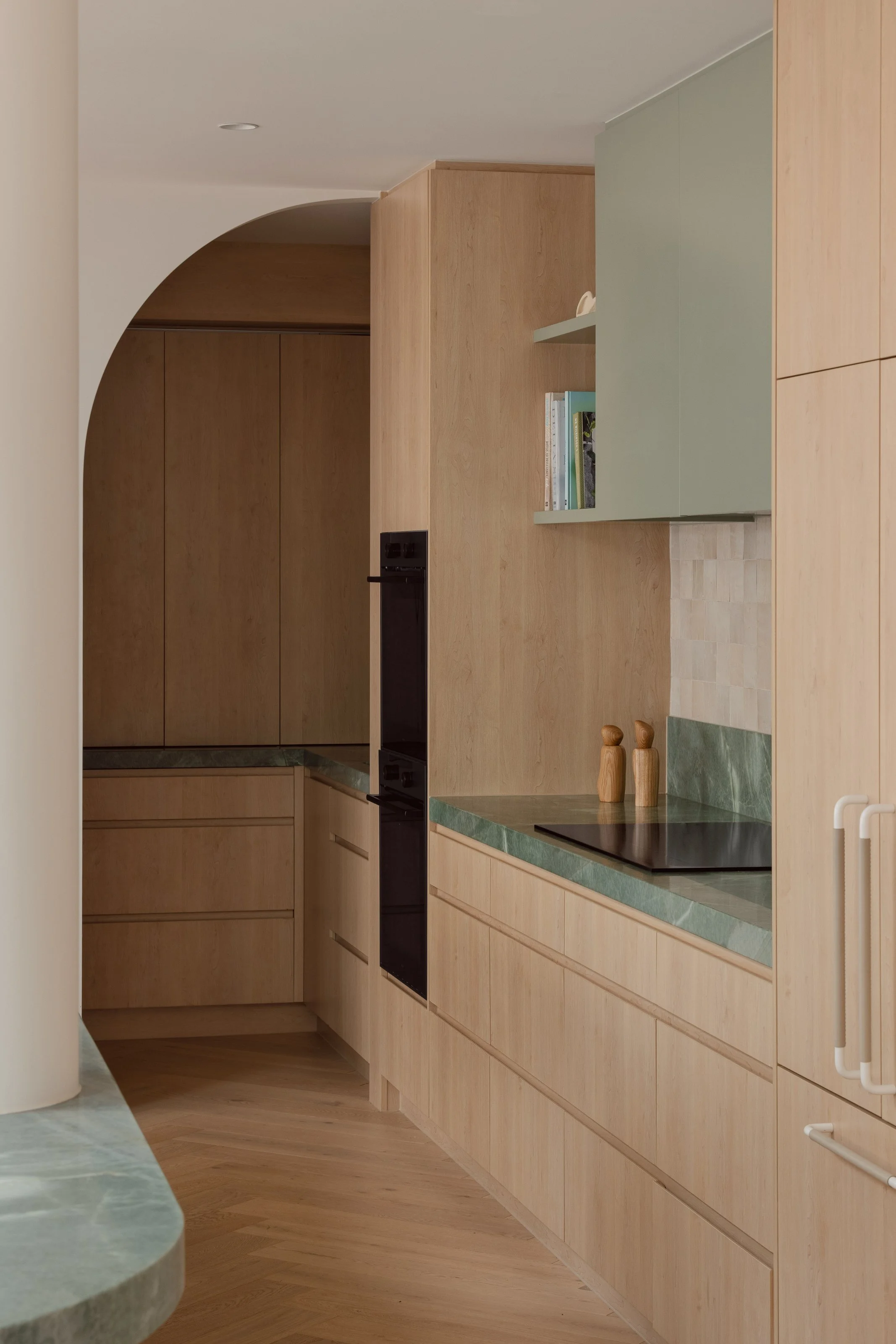 Hampton Bayside Home  Nicholls Interiors x Studio Esar