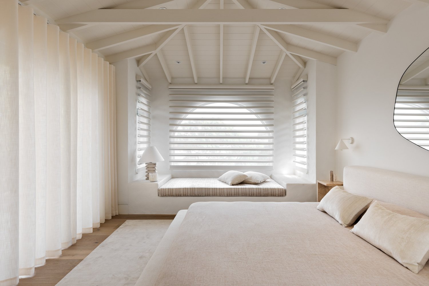 Nicholls Interiors - Pirouette Blinds-1.jpg