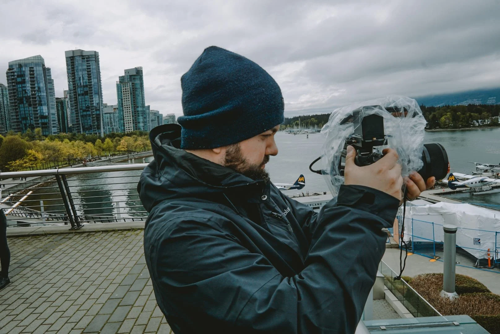 Cinematographer Kevin Schie bei der Arbeit.