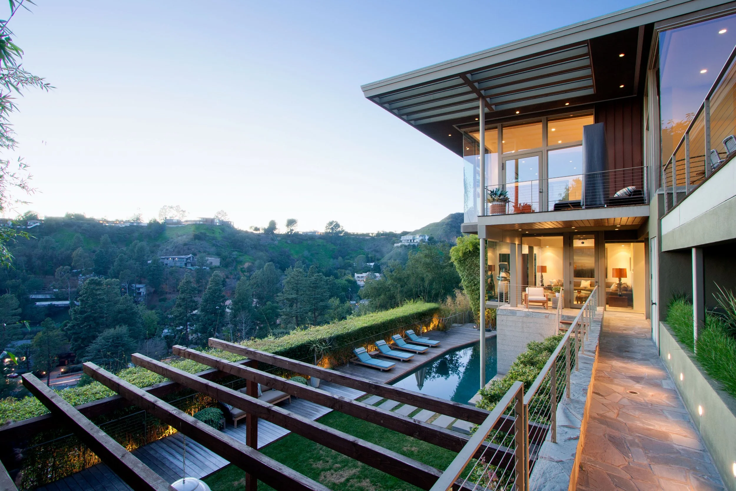 Waynecrest Dr, Beverly Hills