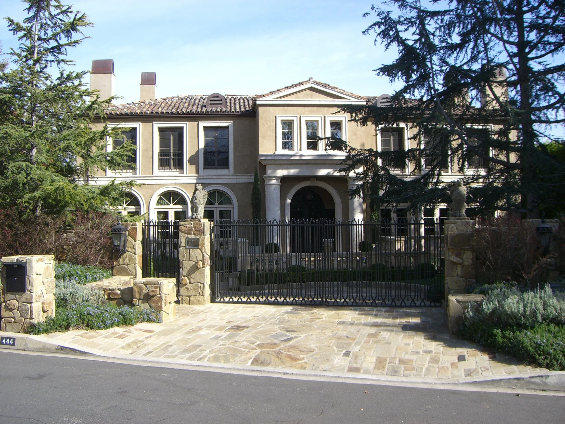 Bristol Ave, Brentwood Park