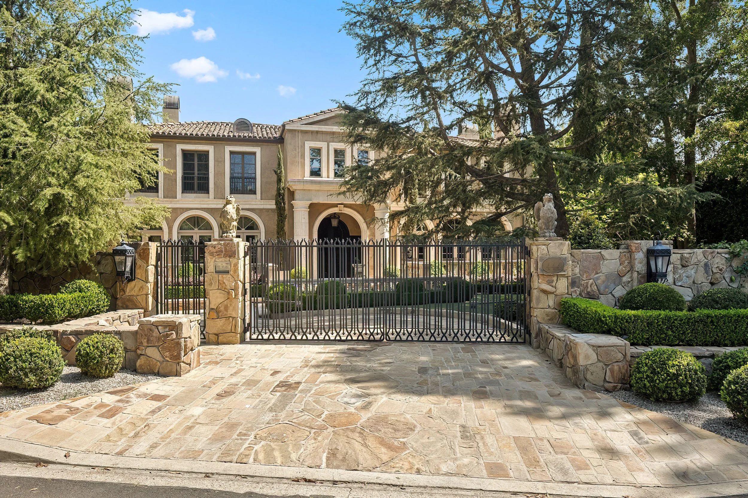 444 Bristol Avenue-7.jpg