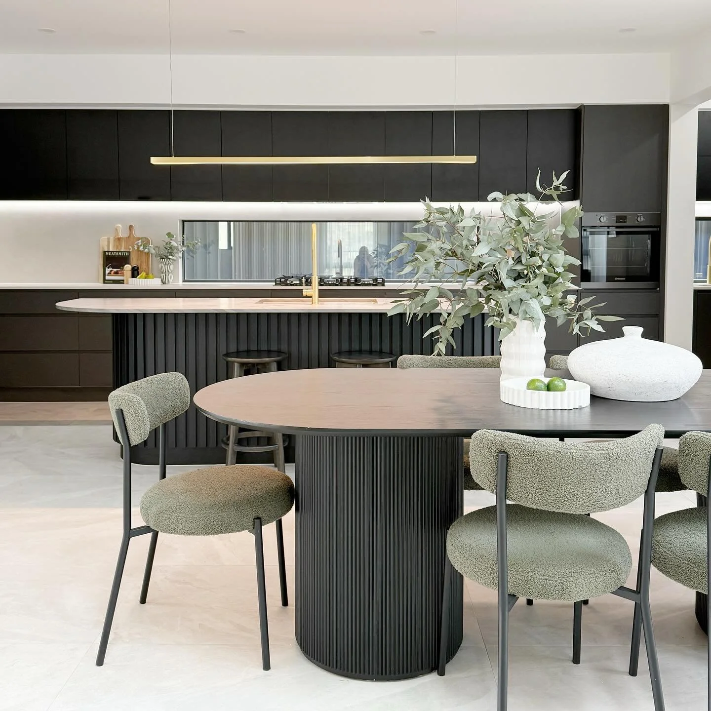 We don&rsquo;t do cookie-cutter styling at House2Home Styling. We curate each look to complement the home&rsquo;s architecture, light and personality. This beautiful new build home in Box Hill gave our team so many amazing features to work with.