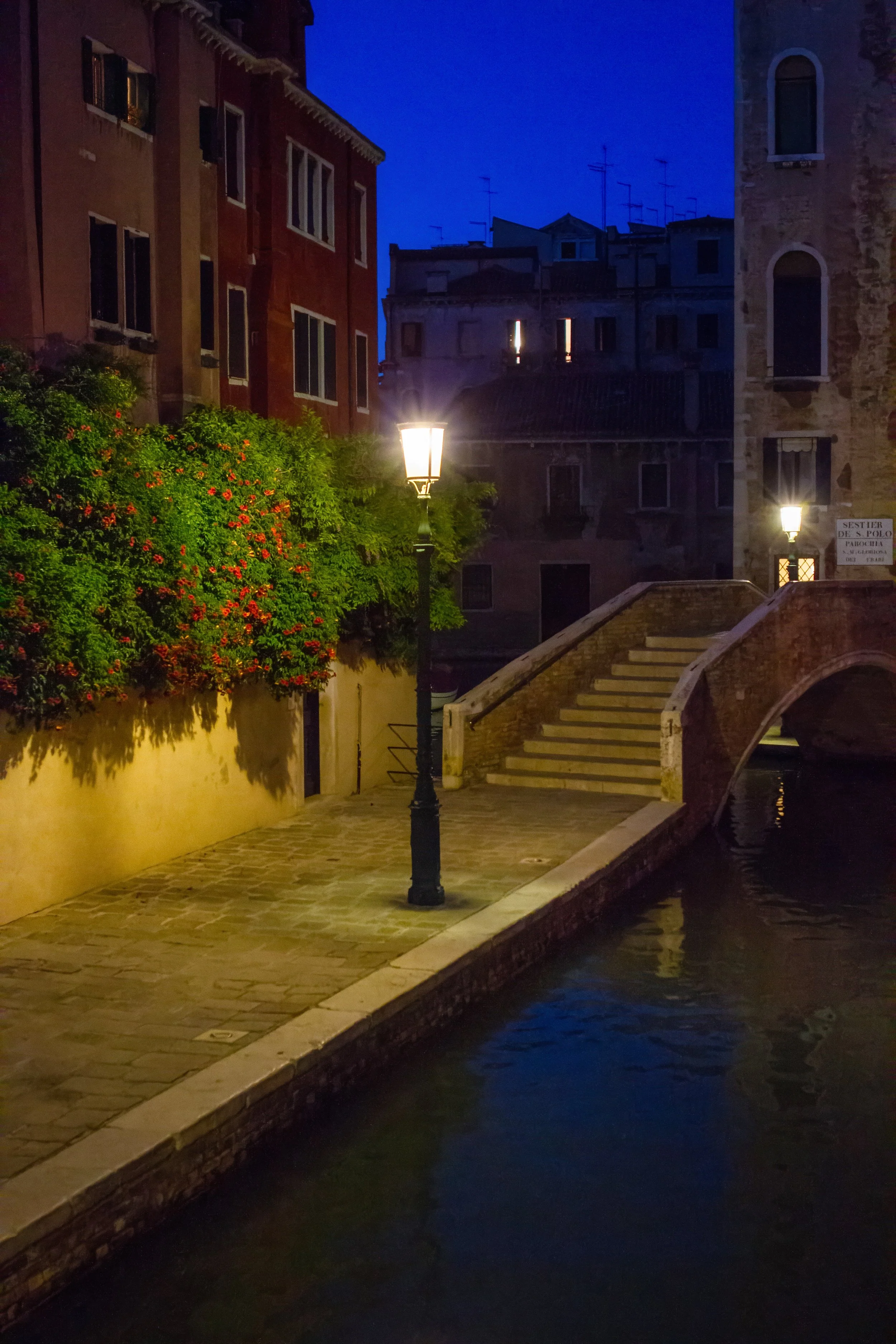 Venice_Streetlamp.jpeg
