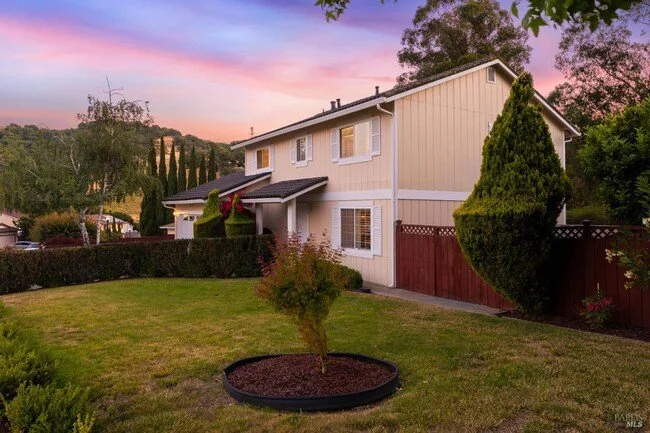 2328 Redwood Rd Hercules, CA 94547