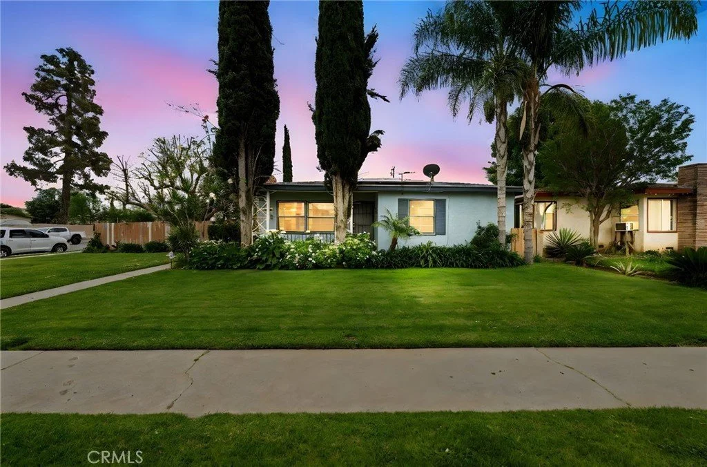 1044 W Olive St Corona, CA 92882