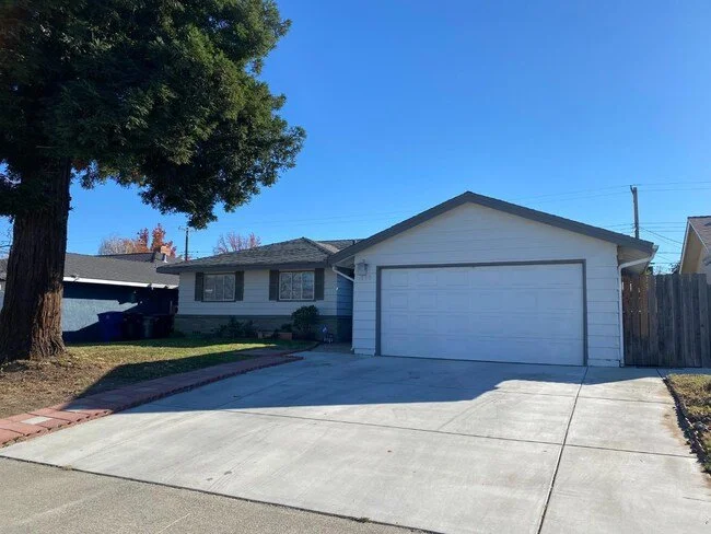 1940 65th Ave Sacramento, CA 95822