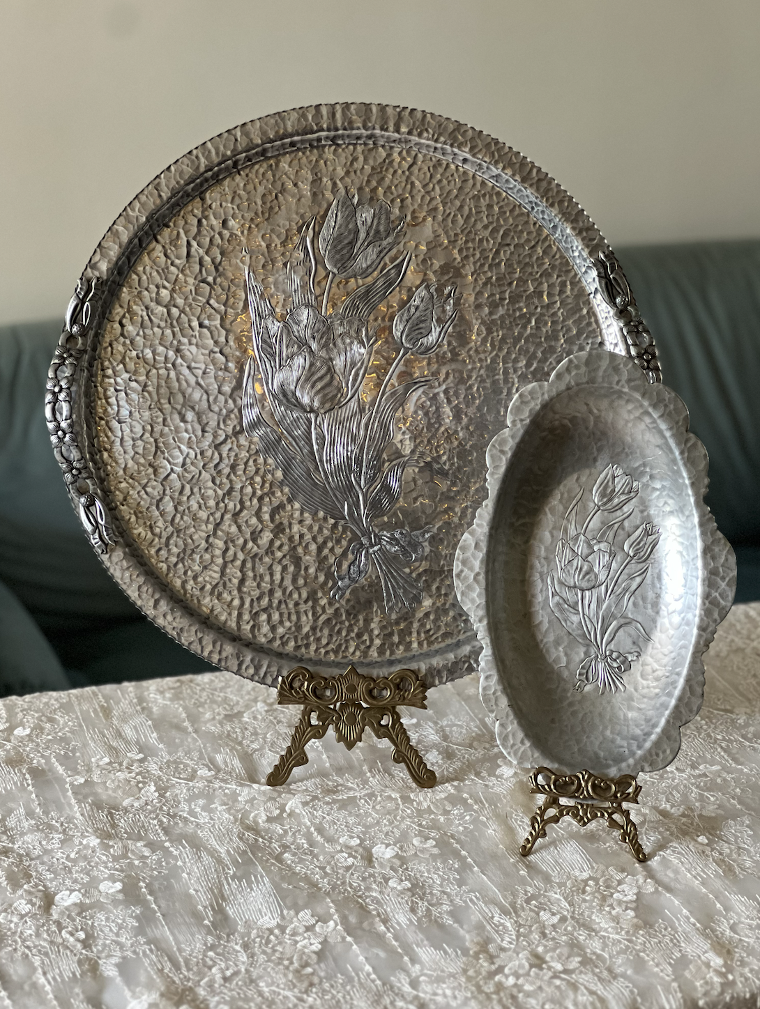 Vintage Rodney Kent Hammered Aluminum Tulip Tray