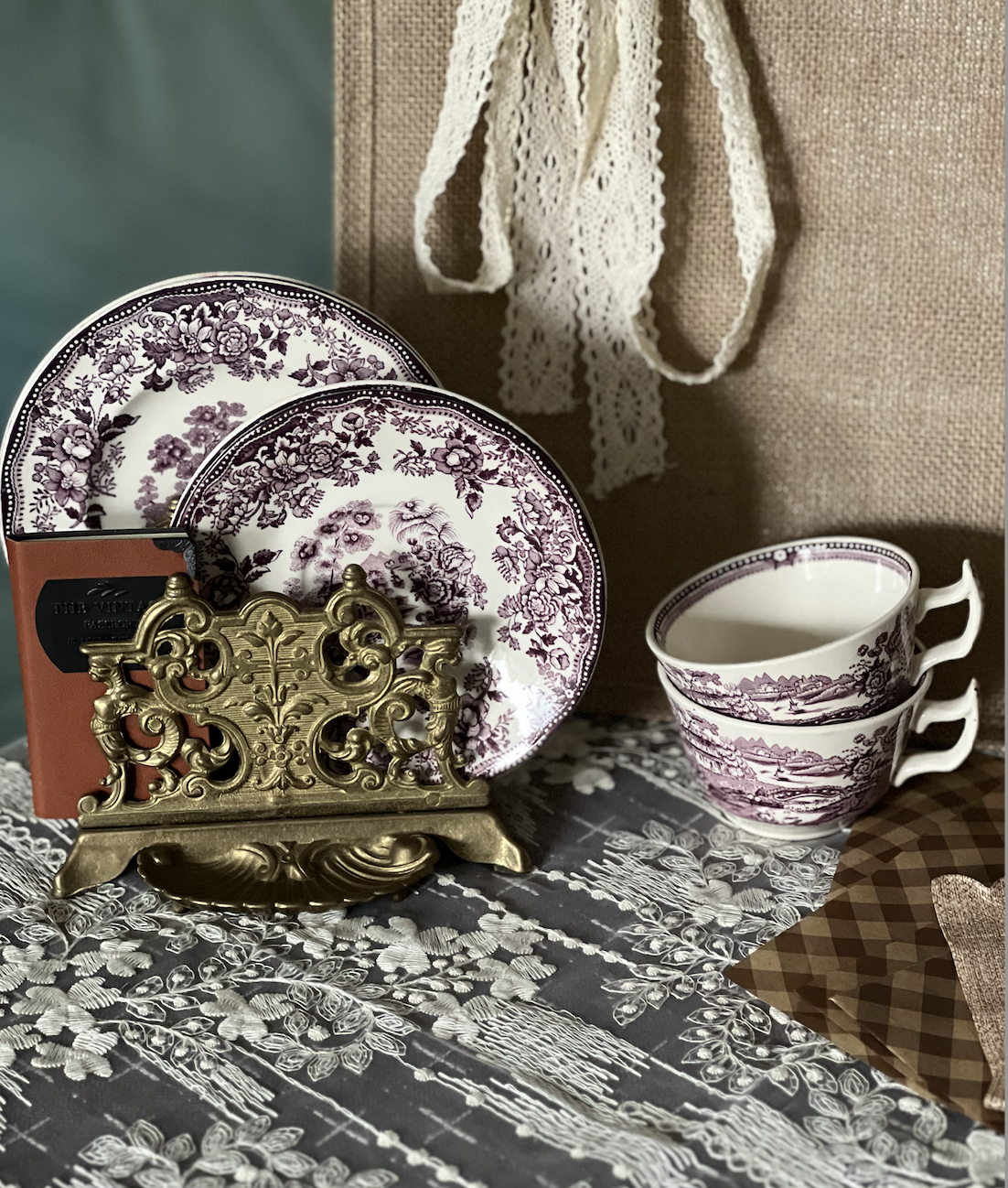 Viola Tea Set 3.png