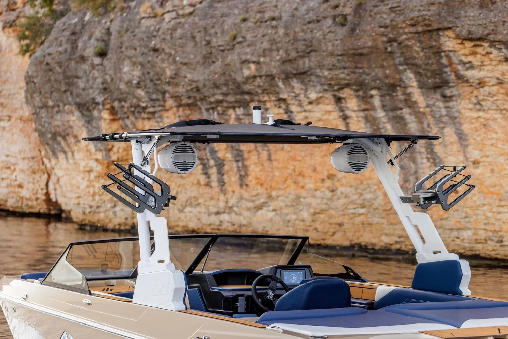 ATX-20TypeS-surf-boat-4980_compressed.jpg