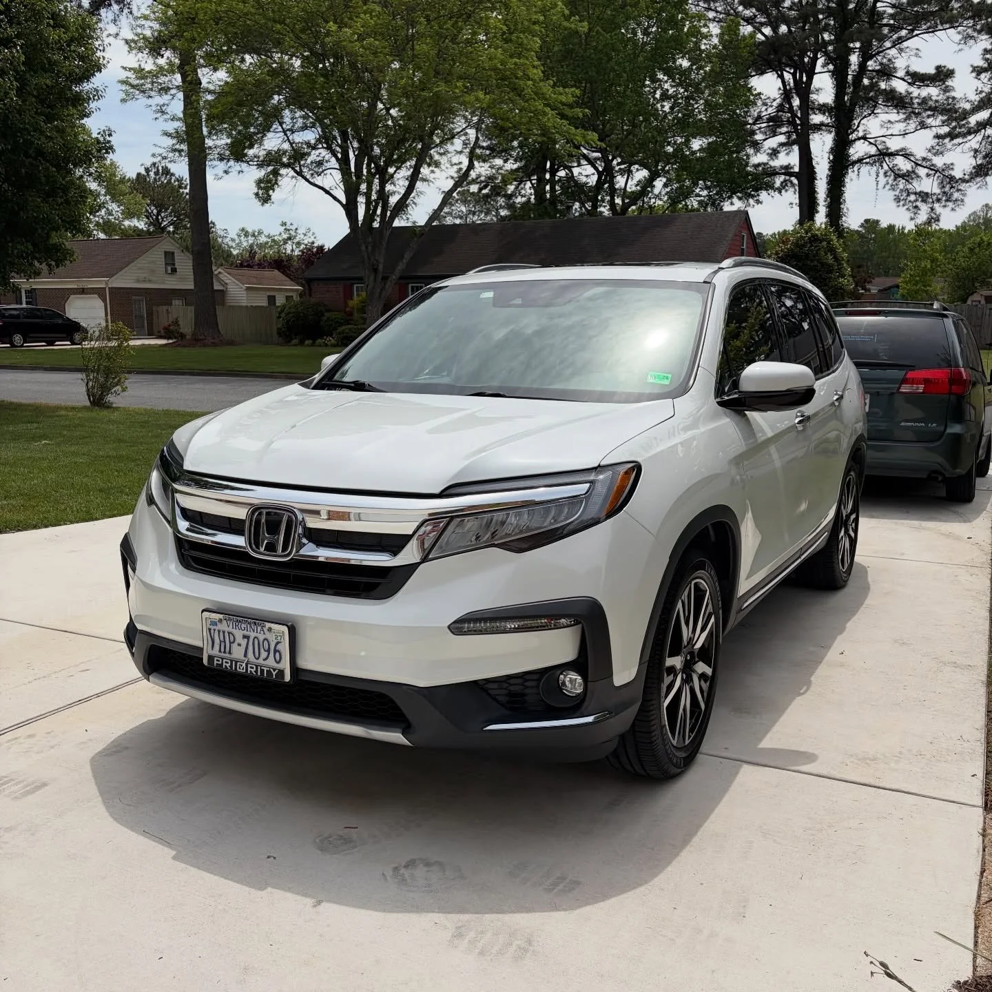 Beautiful day for detailing ☀️

Started off the morning in Chesapeake doing a full detail for a Honda Pilot. Wrapped up with a detail on a Toyota 4 Runner back at the shop. Even sanded out a nasty scratch.

A great day to do what you love!

#detailin