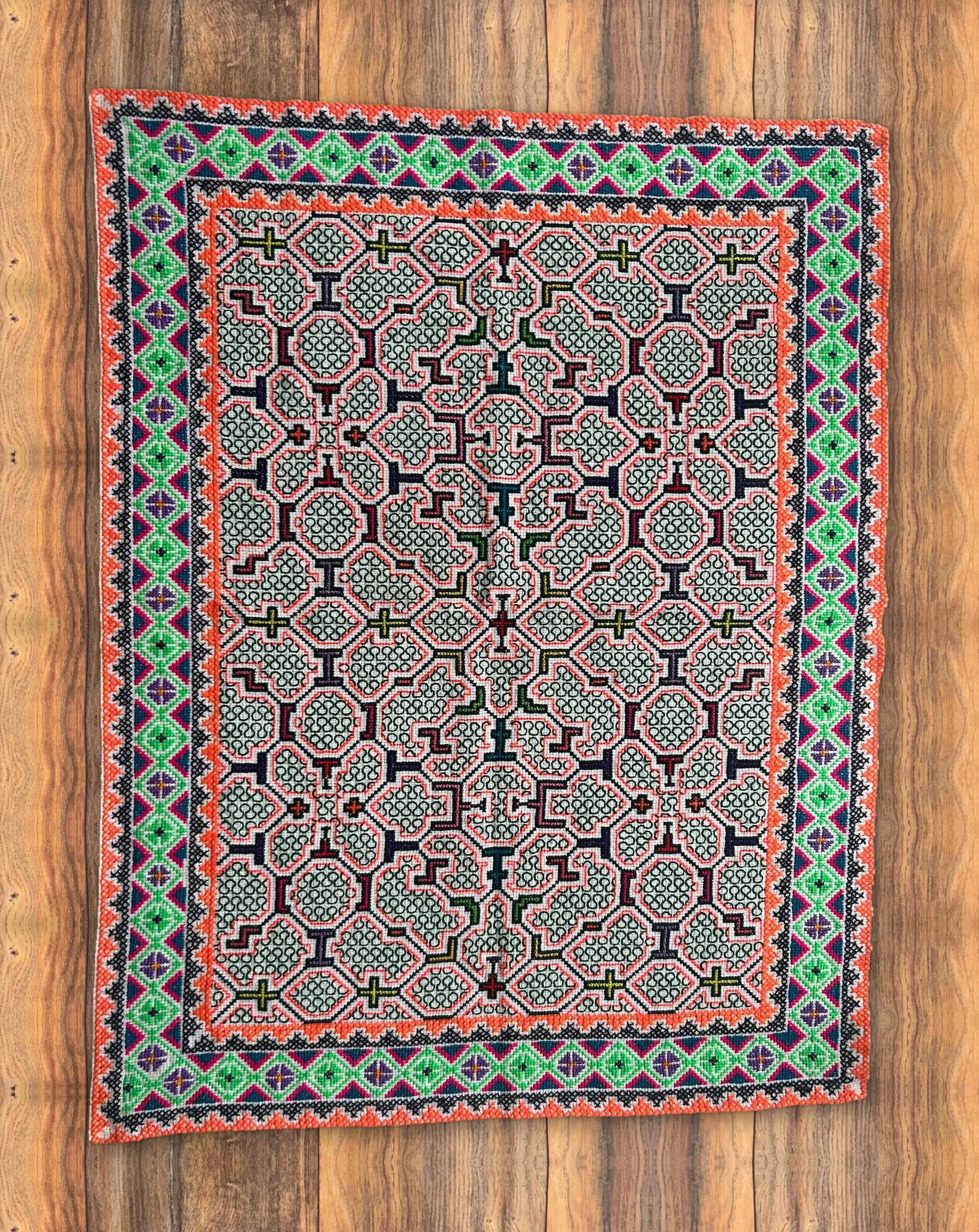 Coral Mint Maze