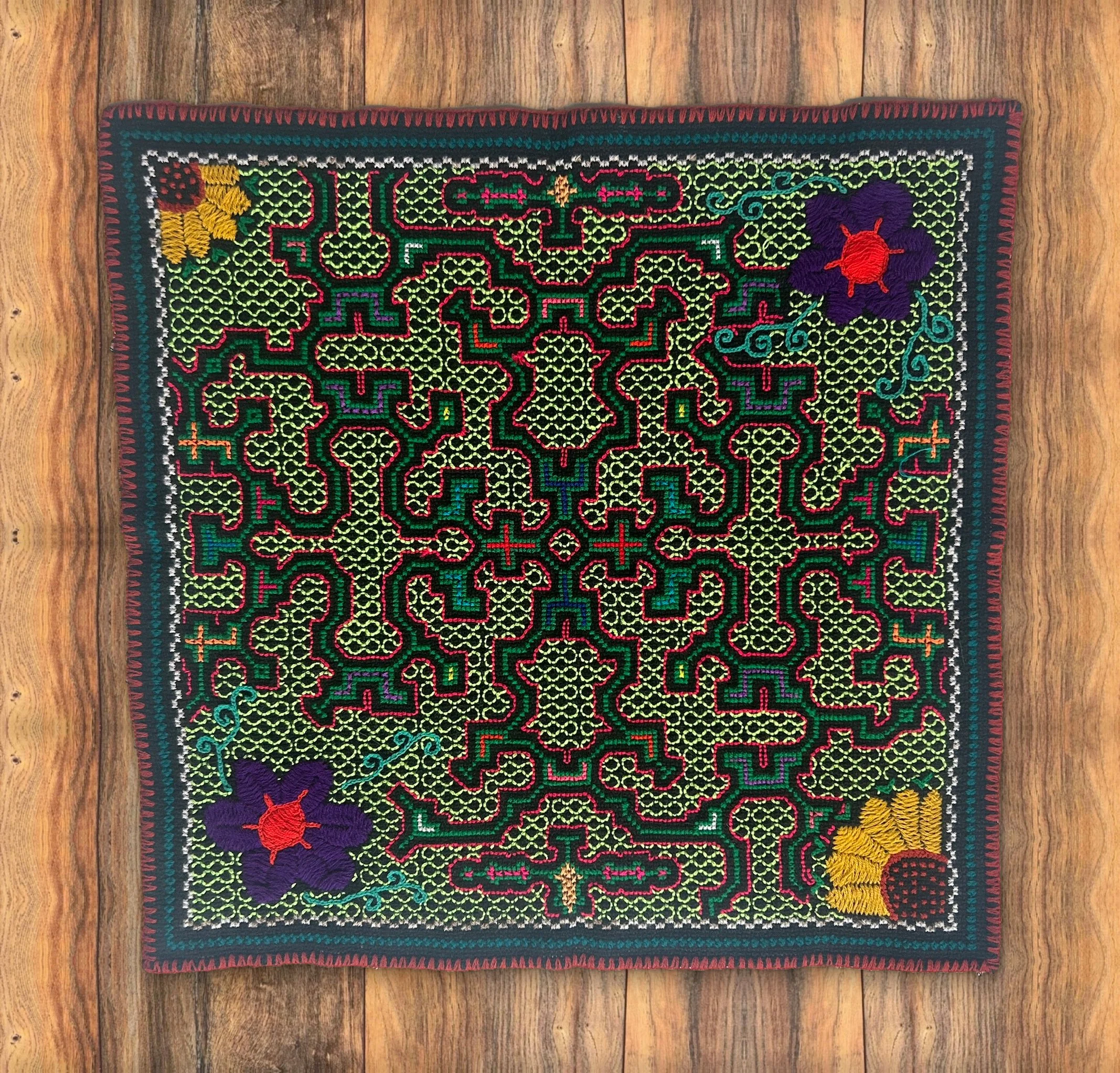 Jungle Maze Blossoms