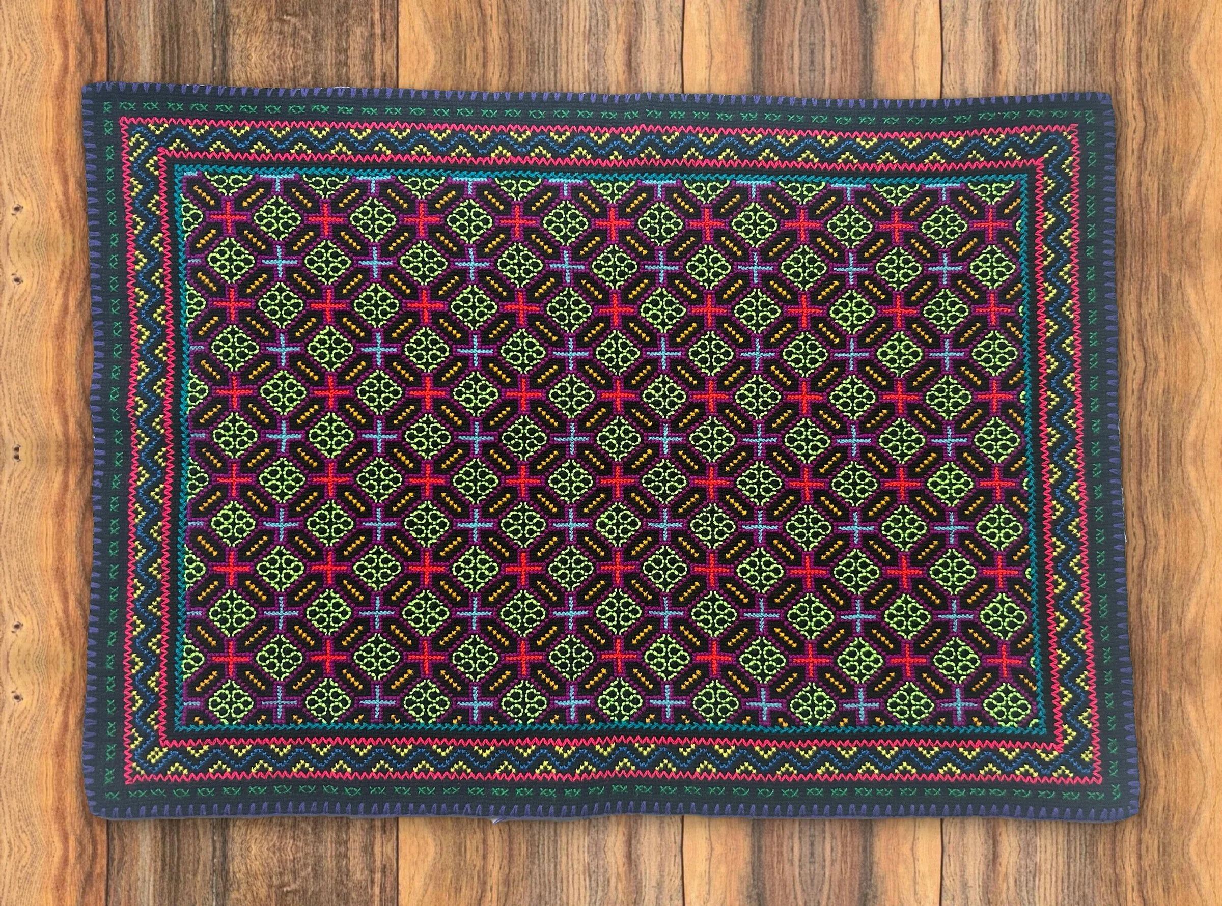Neon Cross Lattice