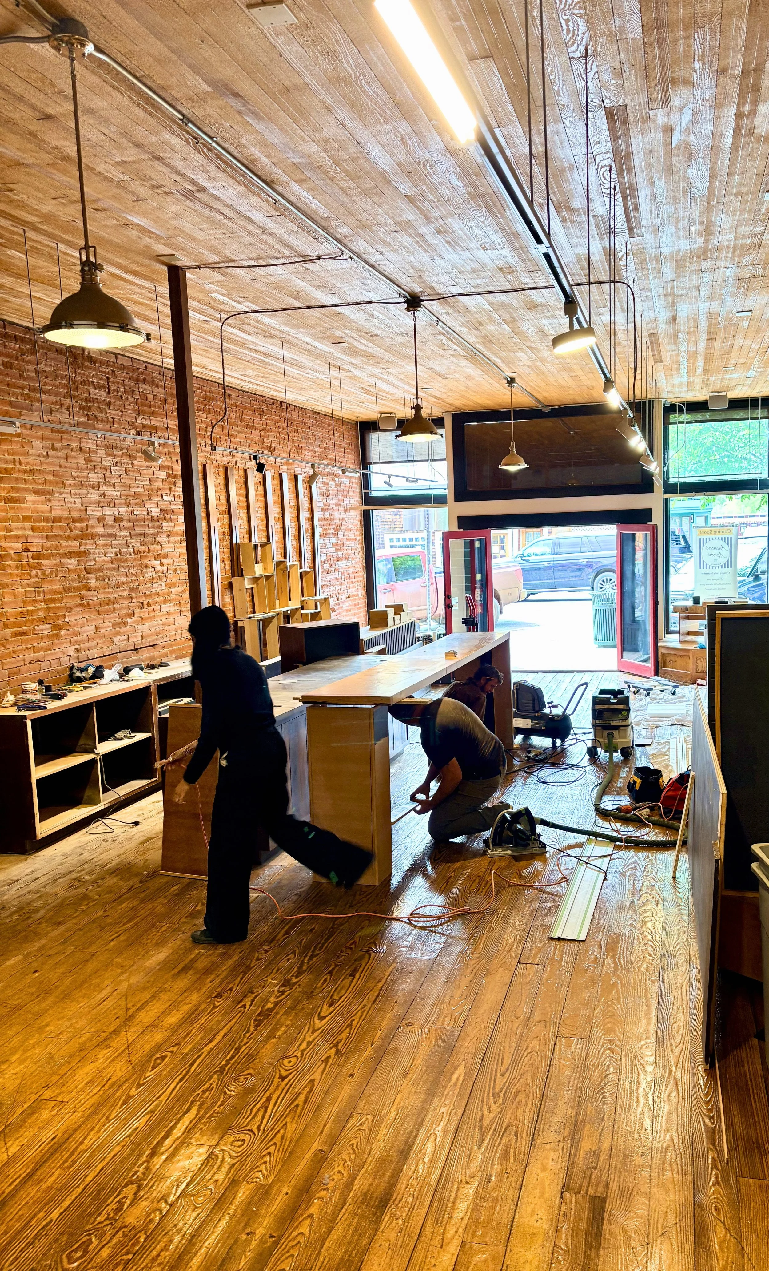 Shiny shop floors during construction