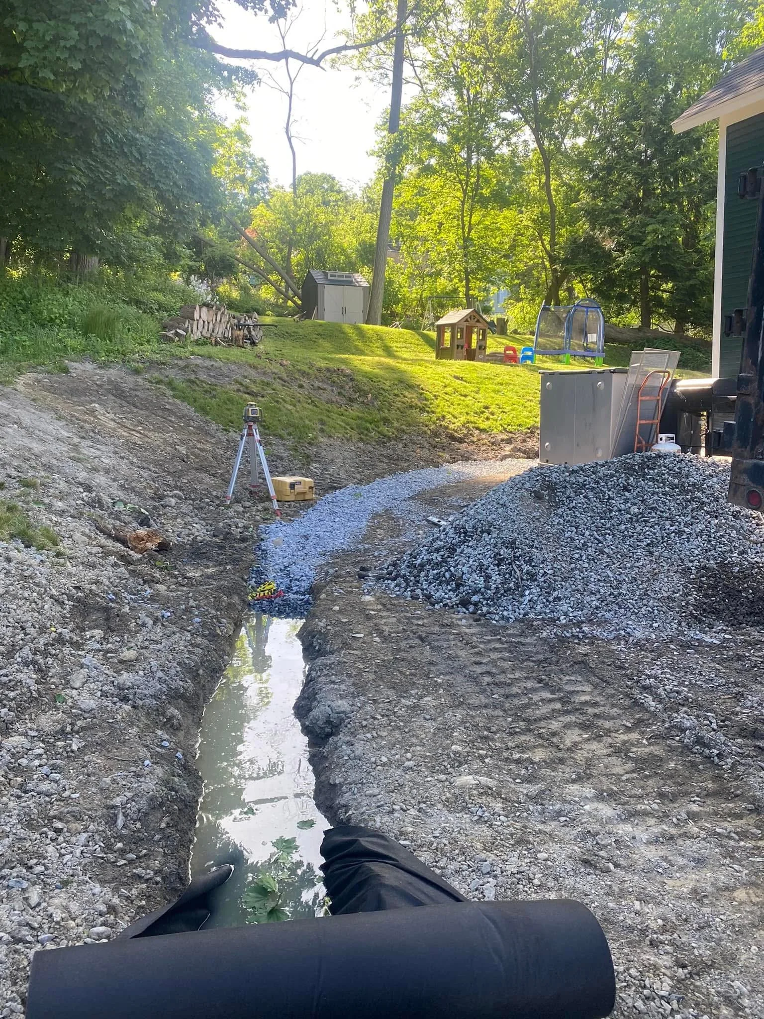 DRAINAGE/GUTTER