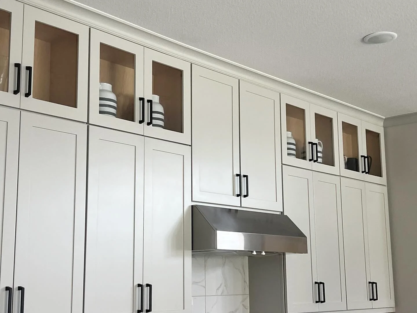 Client: I Want showcase glass cabinets? We: We got you covered. DM for an estimate. #customcabinetshouston #houstontx #katytx #cypresstx