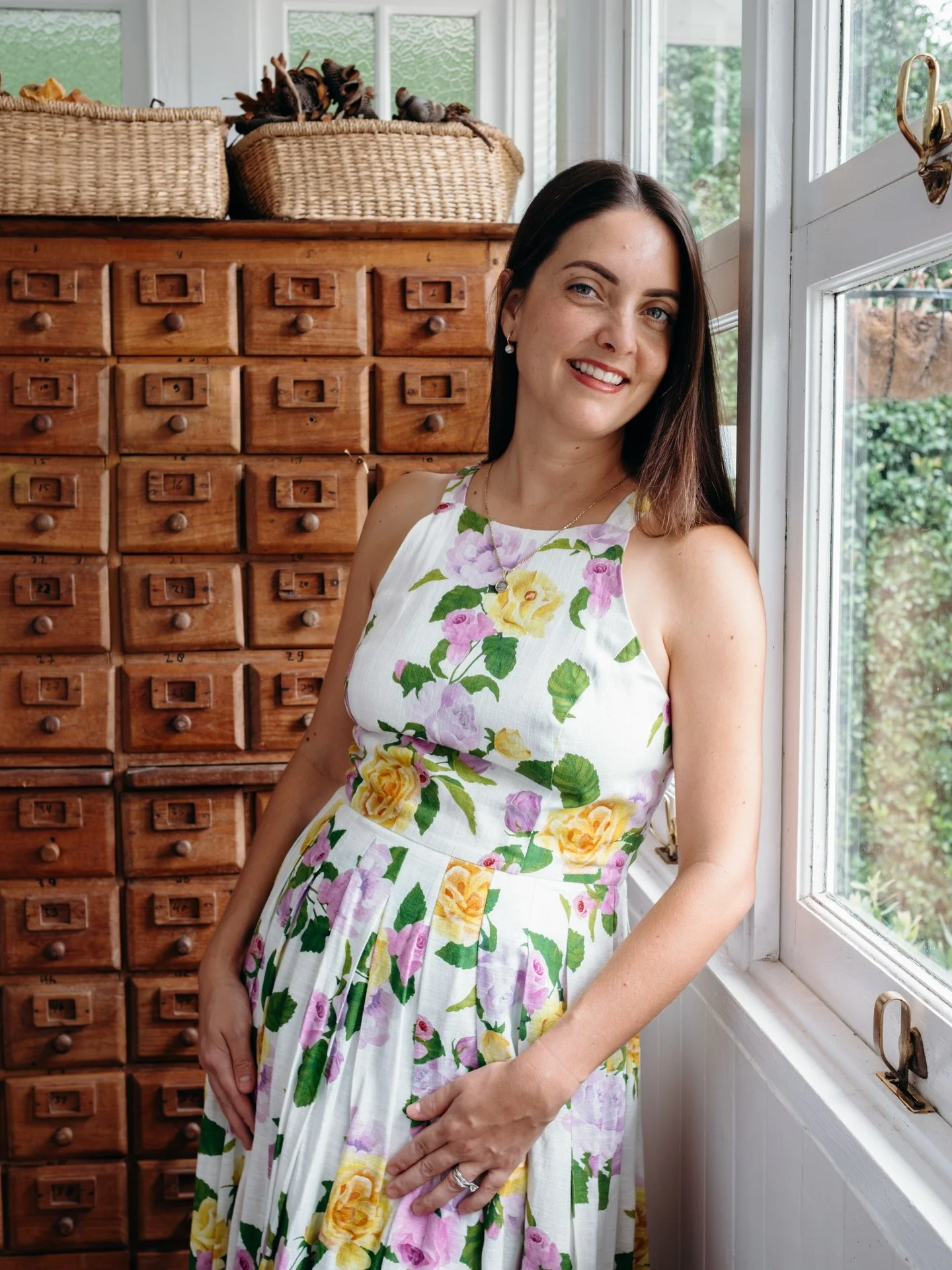 New portraits for Australian artist, @hello.chelsart as she enters a new era of her practice. 🌱

I absolutely love deep diving all things motherhood &amp; creativity with Chels every time we get together. The hardest part is having to leave! 🫶🏻

S