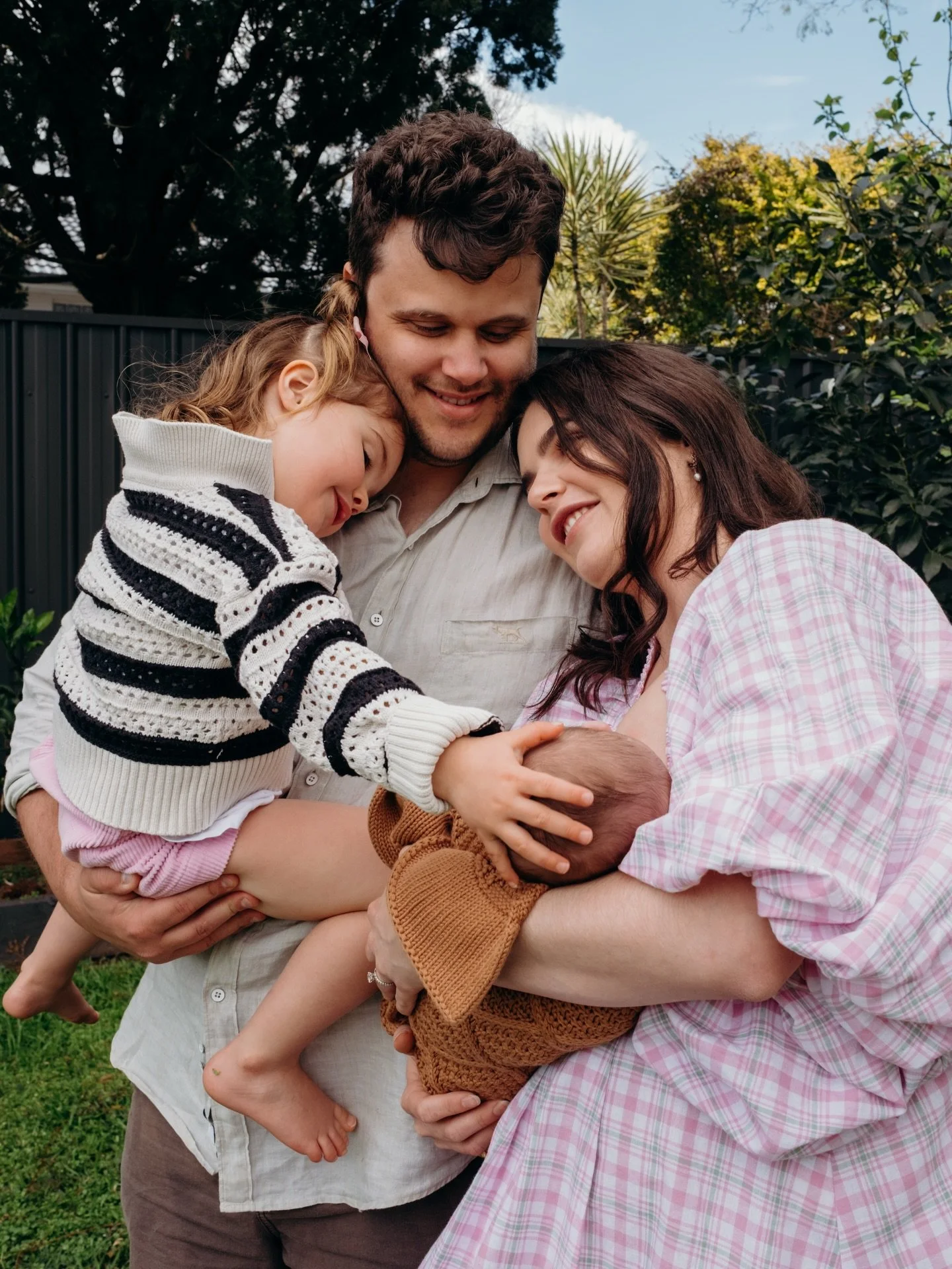 A full circle moment, photographing this sweet family. 🫶🏻

The joy of living in a small city is stumbling into people you knew when you were small, and getting to know the incredible families they have grown to create. 

What an honour to capture t