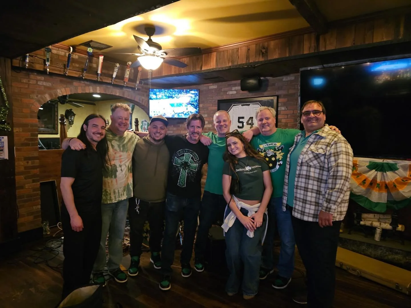 After the St. Patrick&rsquo;s Day parade, I stopped by Bailey&rsquo;s for dinner. Really appreciate the shoutout and the support from the @cousinsmoran Band. #Sambevski4Highway