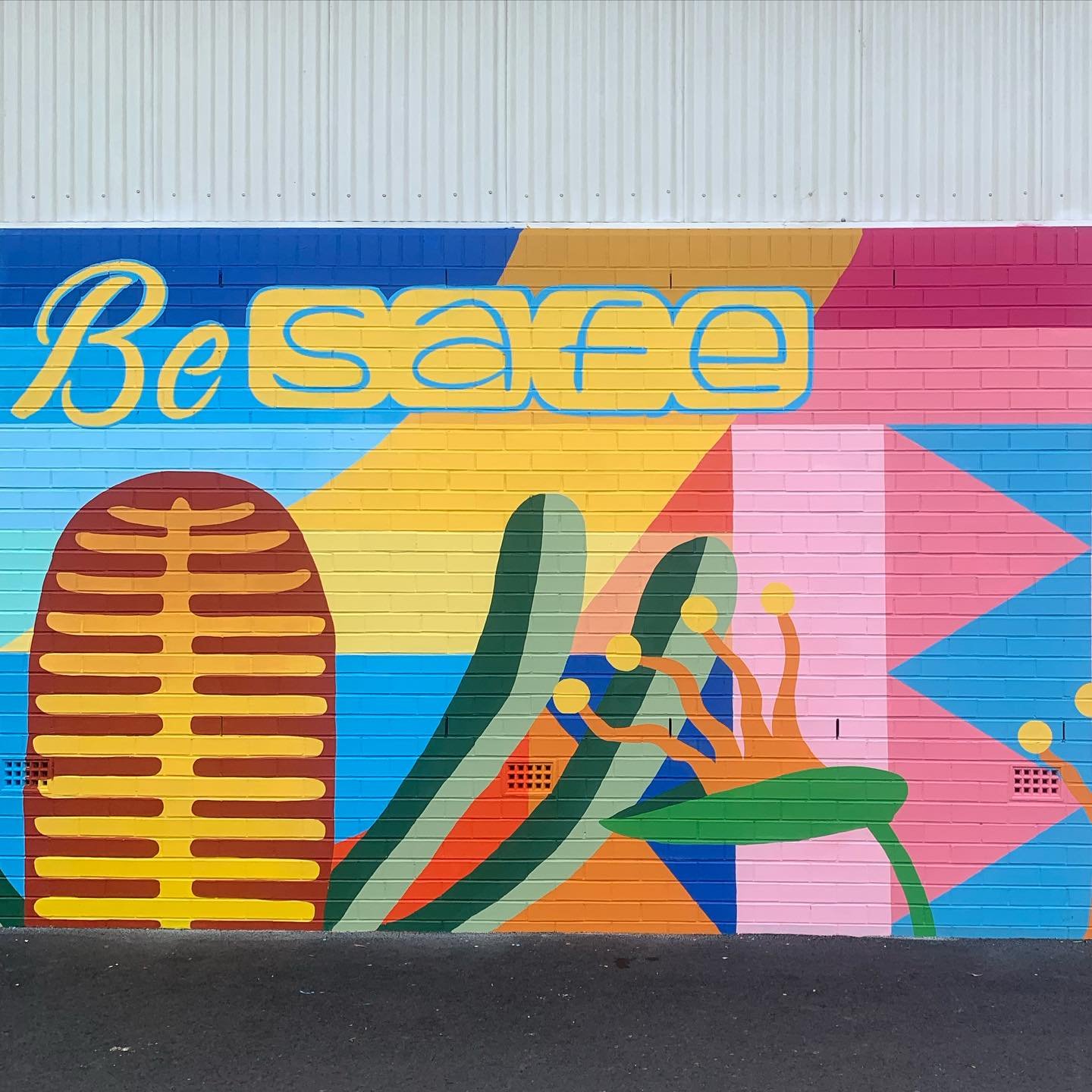 A few bright and colourful shots of our recent mural &lsquo;Incandescent Curiosity&rsquo; for Double Bay Public featuring the school values &lsquo;be safe, be respectful and be a learner&rsquo;! At muralisto we&rsquo;ve always been big ambassadors fo