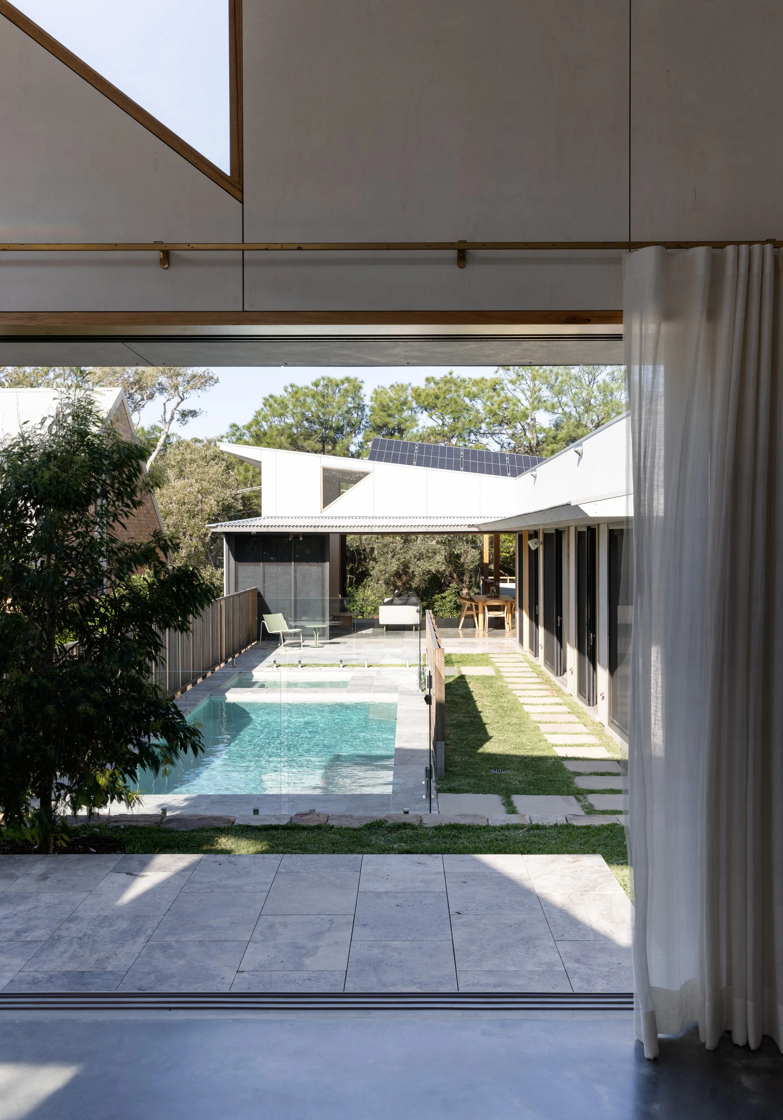 9_10521-resnew_Coastalhouse_WalknorthArchitects_SimonWhitbread.jpeg