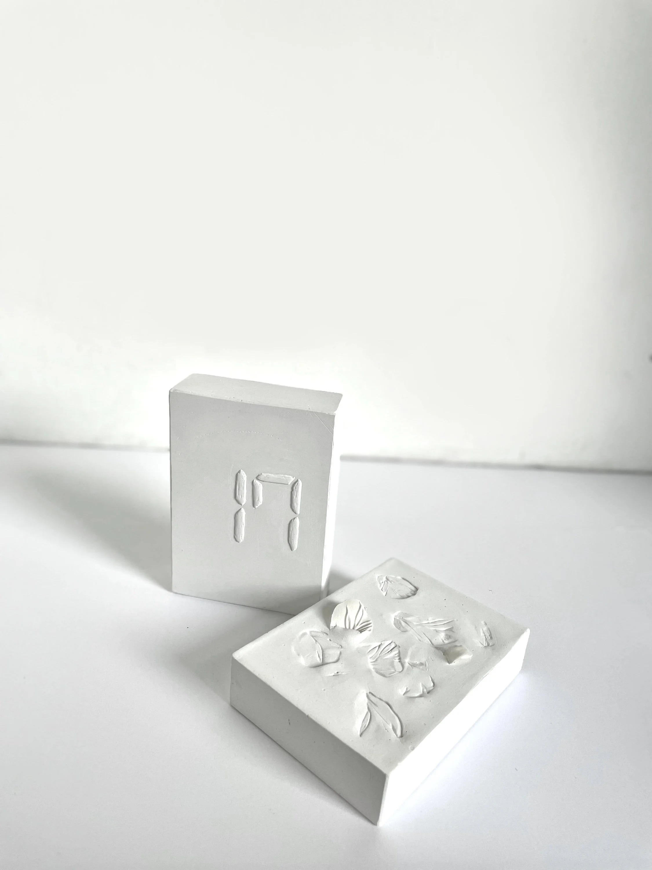 0129_ChantalPhuayYi_VisualArtsHL_Exhibition5a_stone_2022.jpg