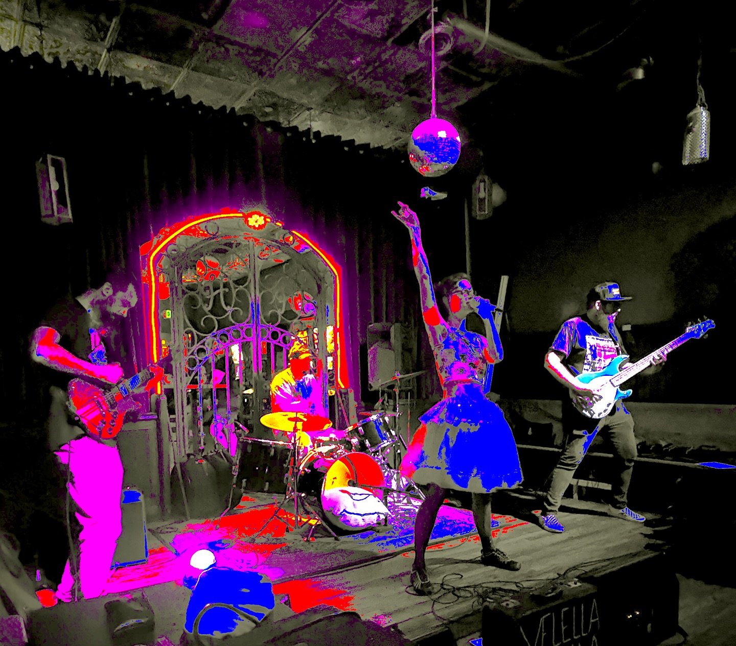 Better late than never 😁&hellip;.
Thank you to @holyfrijolesmd for having us on the 20th 

AND Thank you to @thelossbmore and @americanbolshevic  for rocking out an awesome show with us!! We had a blast! 

We were bummed @partynerves got sick and co