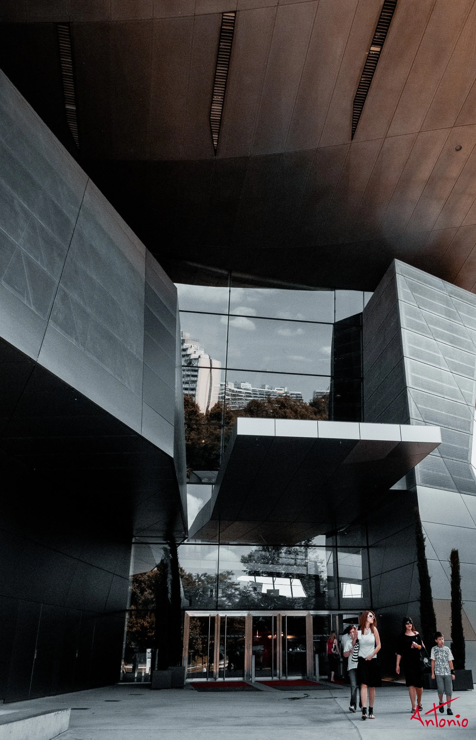 20100625_055907 Munich.jpg