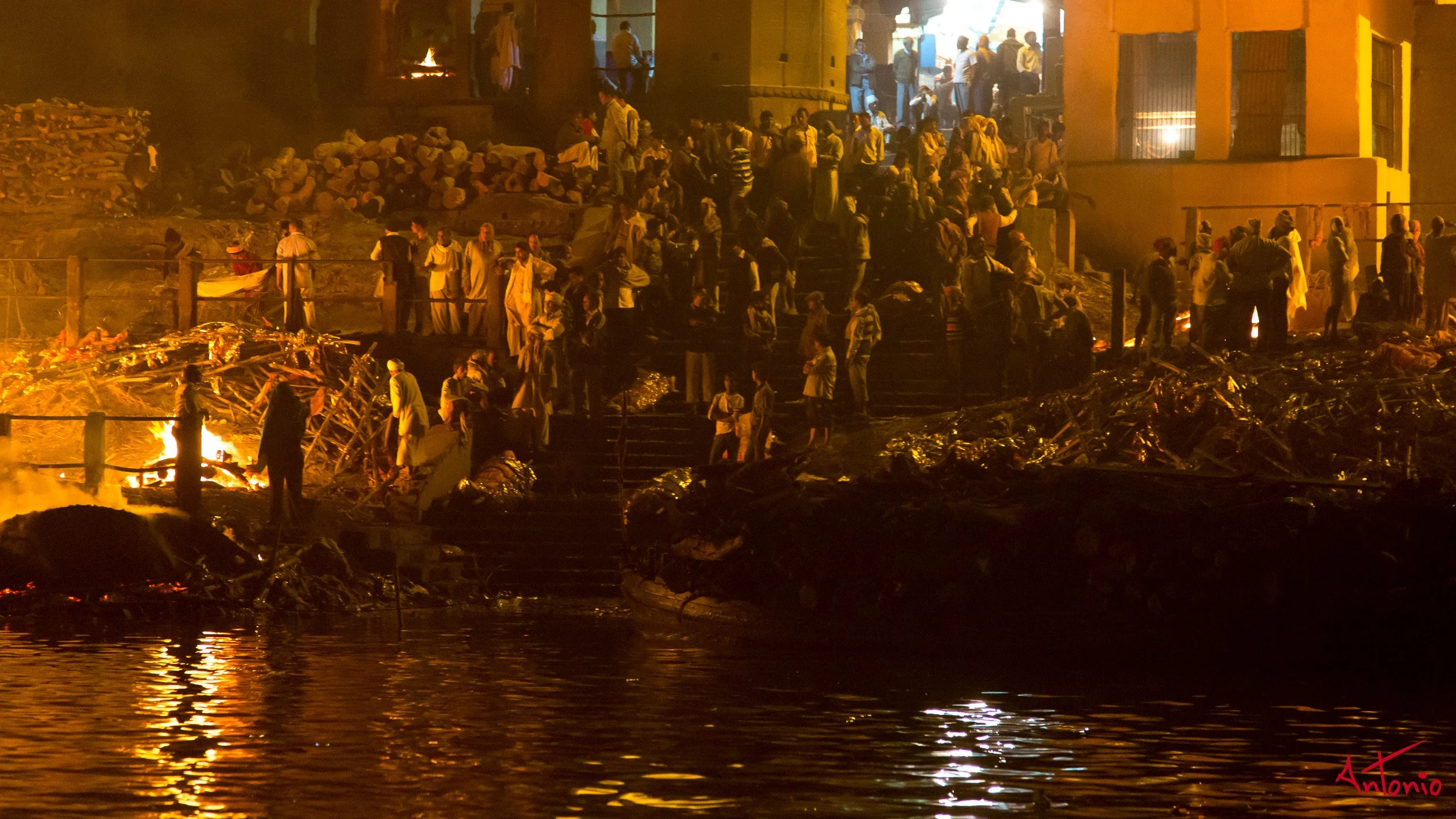 20121117_185902 Varanasi.jpg