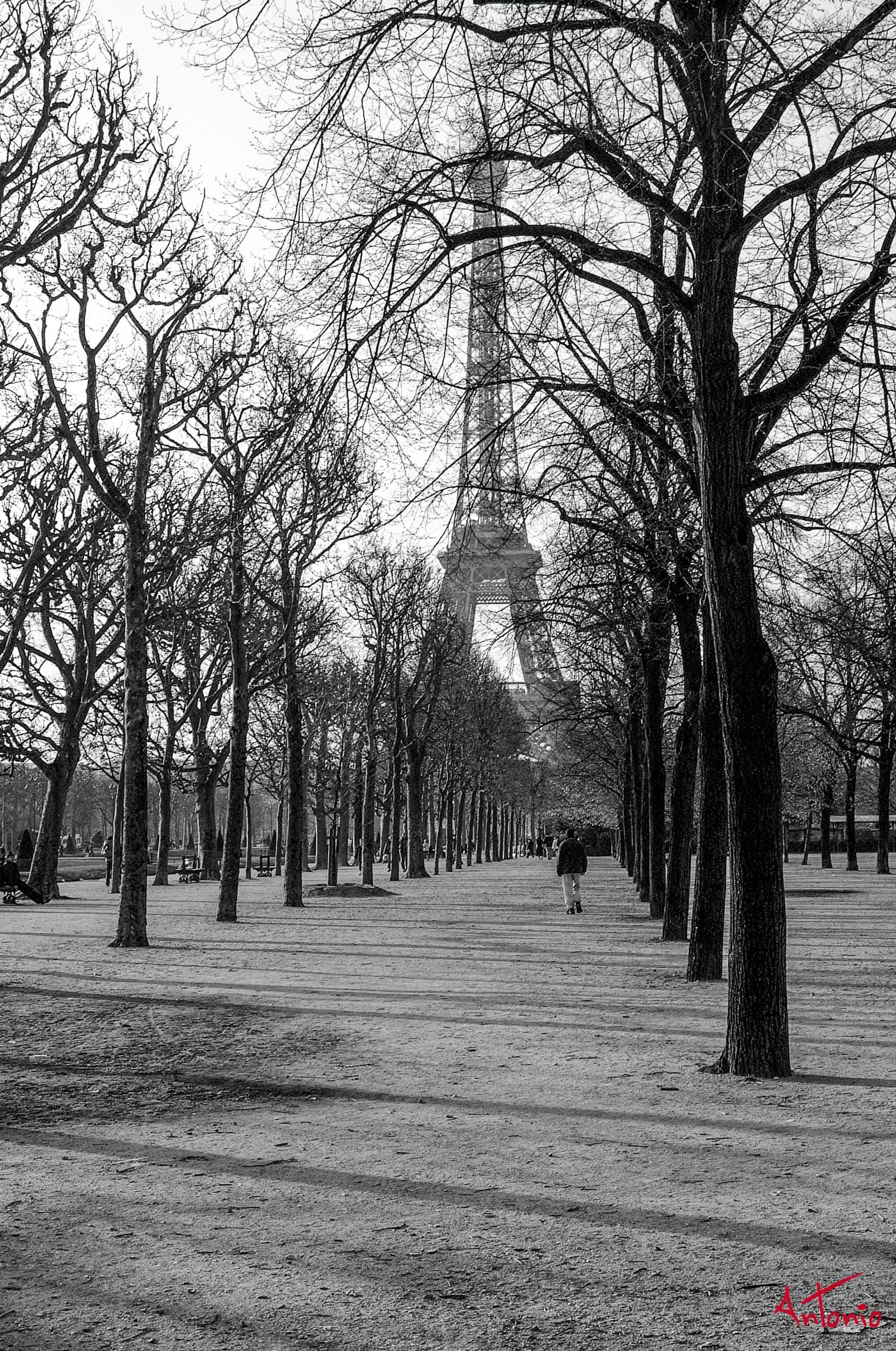 20020325_174521 París_Edit.jpg