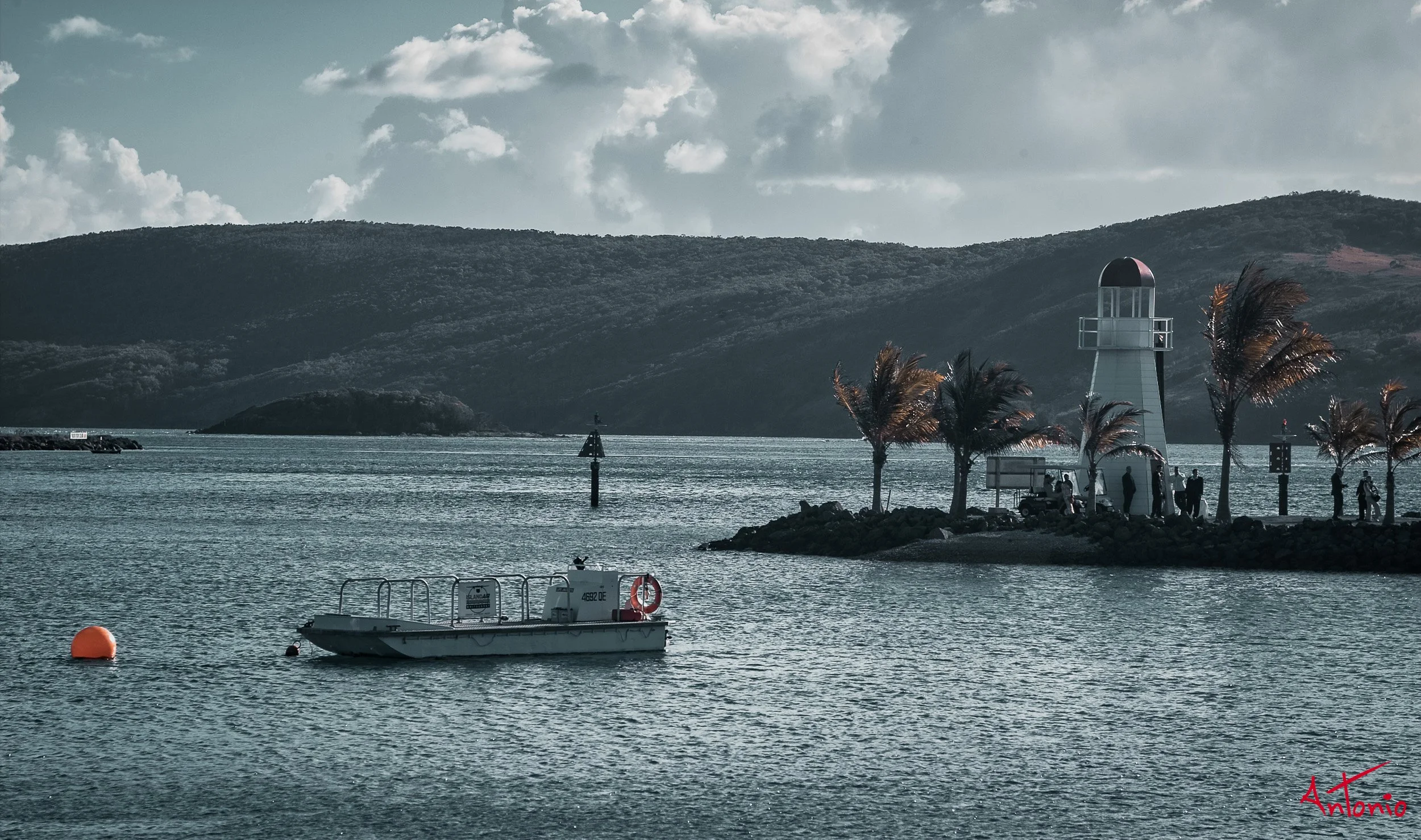 20031129_175541 Hamilton Island.jpg