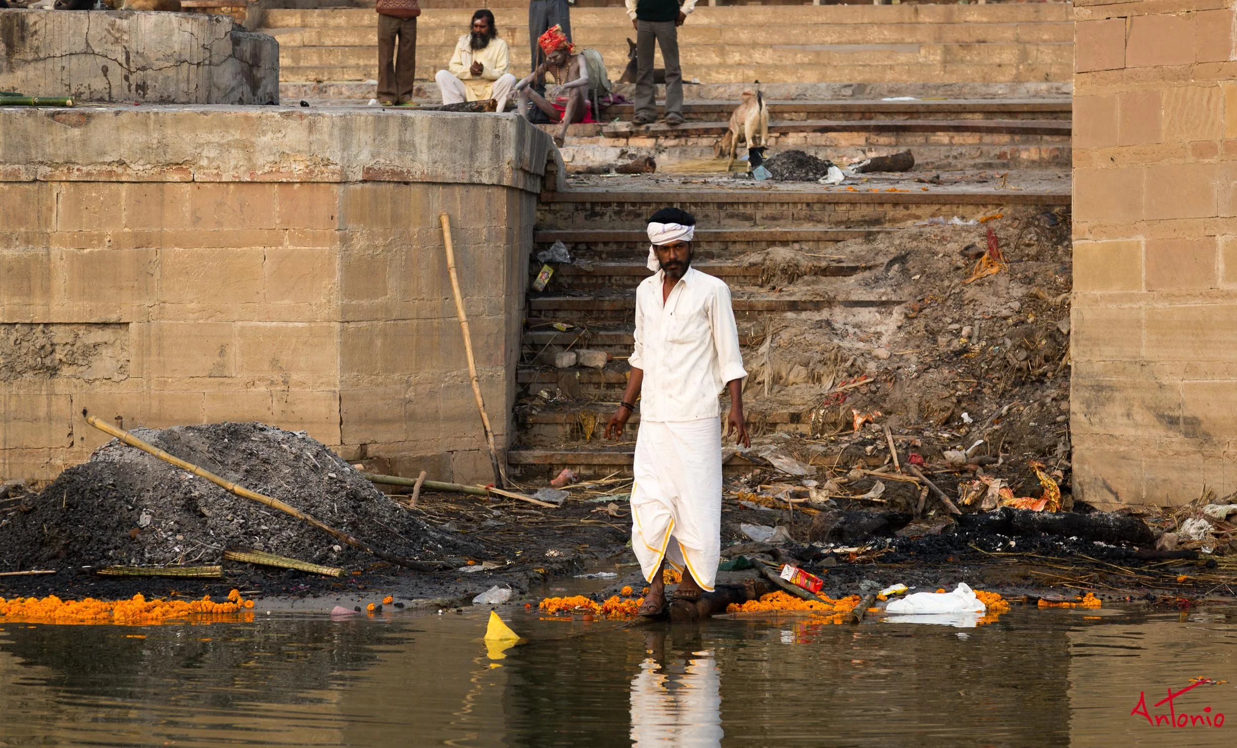 20121118_072557 Varanasi.jpg
