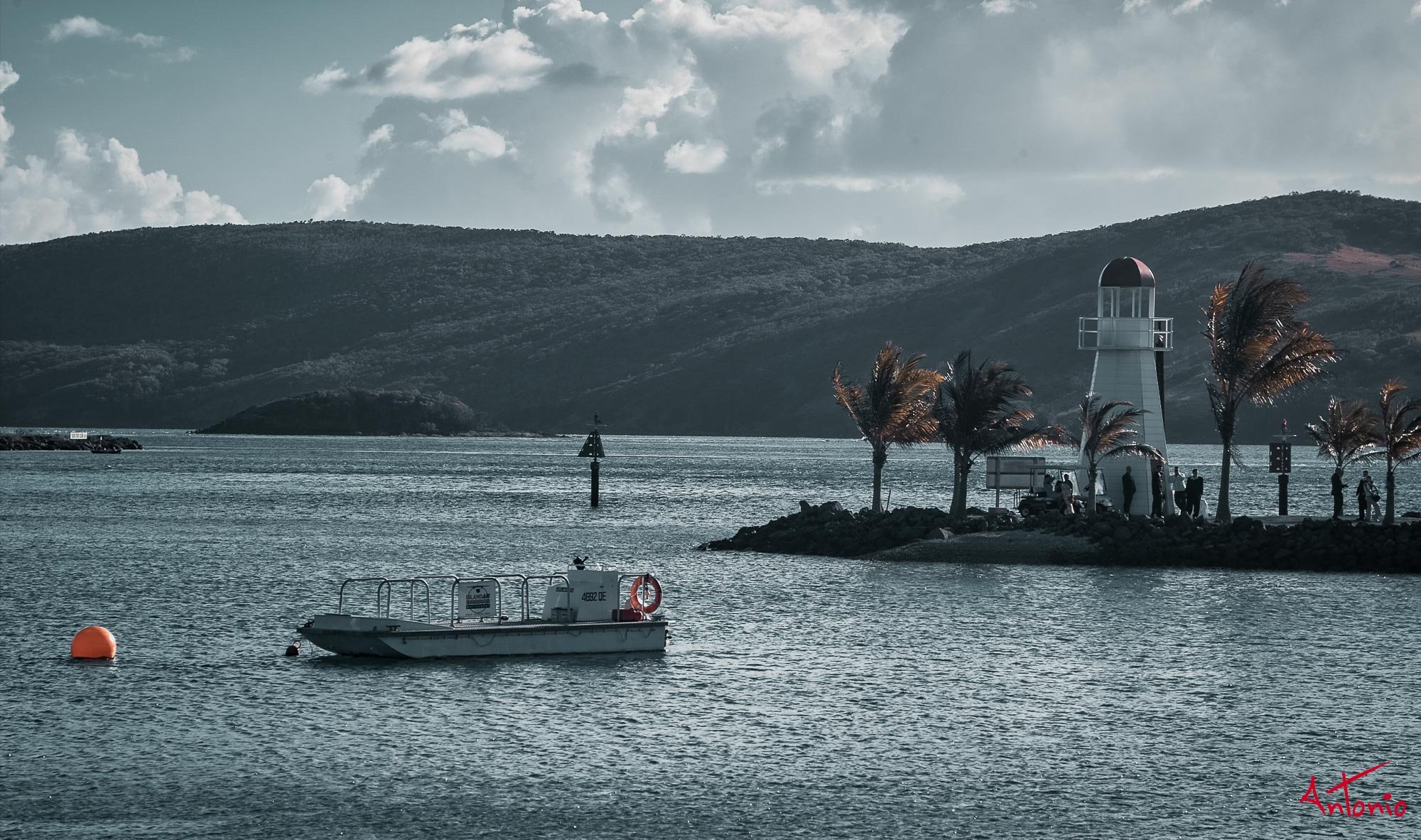 20031129_175541 Hamilton Island.jpg