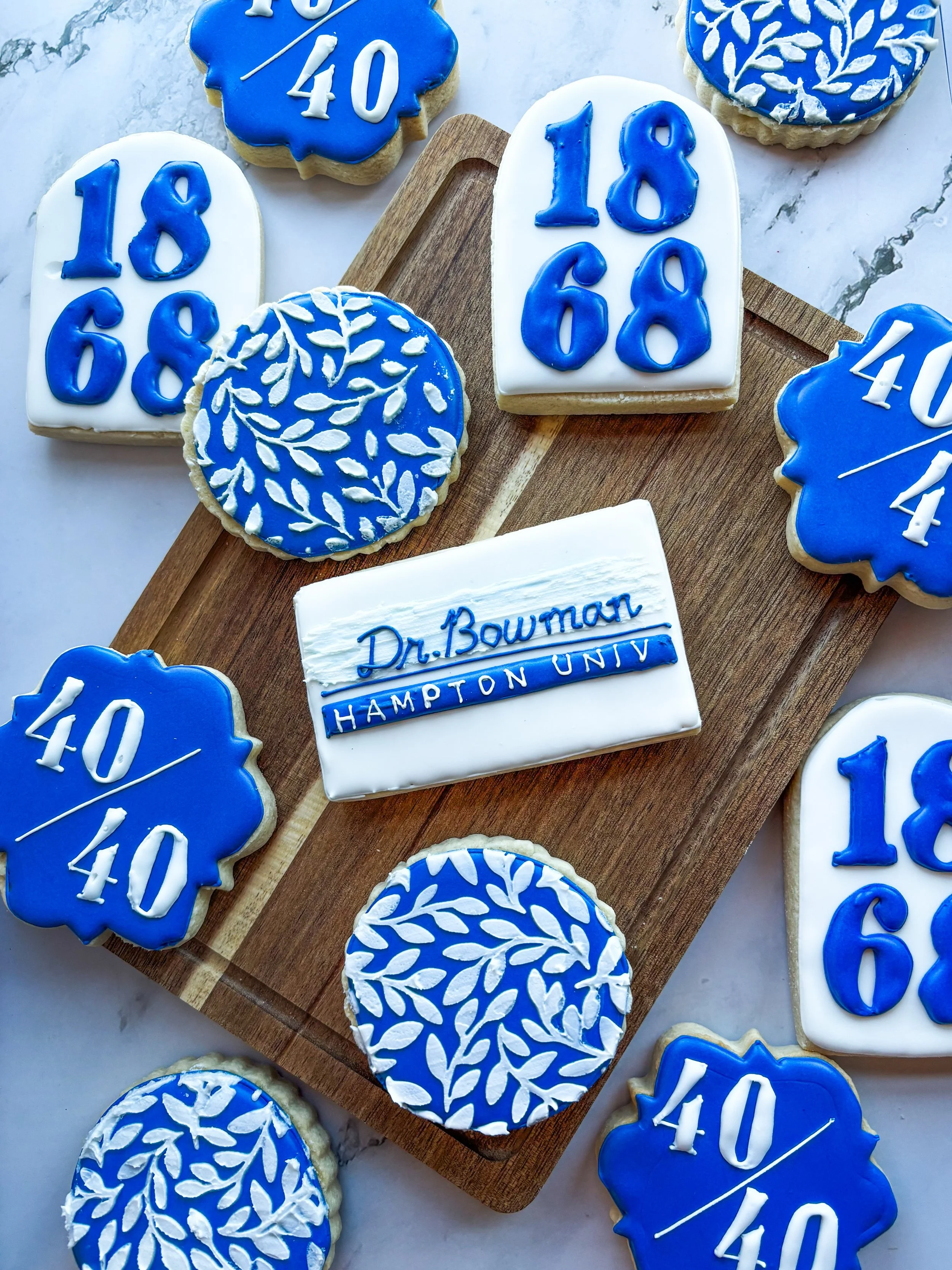 💙⚓️ I had the pleasure of creating this set to celebrate my dear friend - Dr. Noelita Bowman! She is being honored today as a @_hamptonu 40 under 40 distinguished Alumni. 

This simple but personalized set is a sweet detail on top of a deserved hono