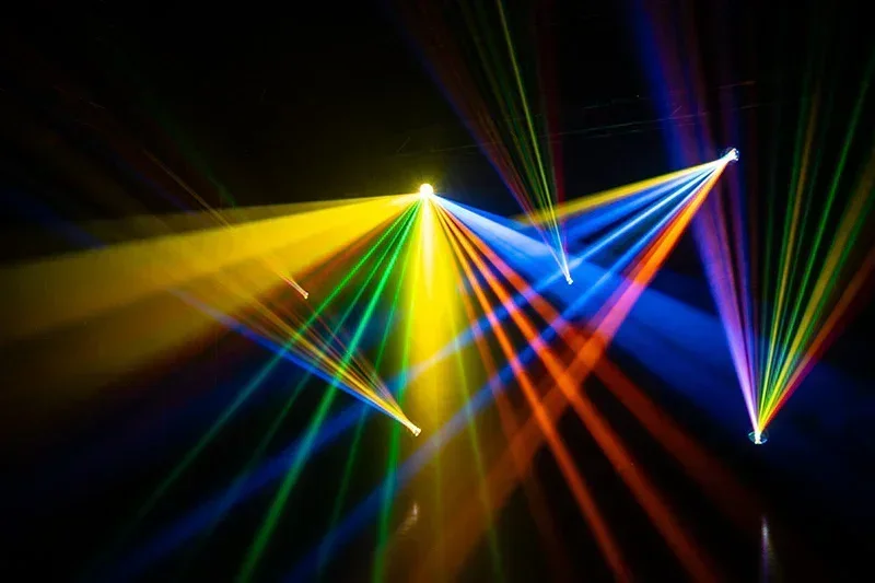 vizi-beam-cmy-web-25-56428.webp