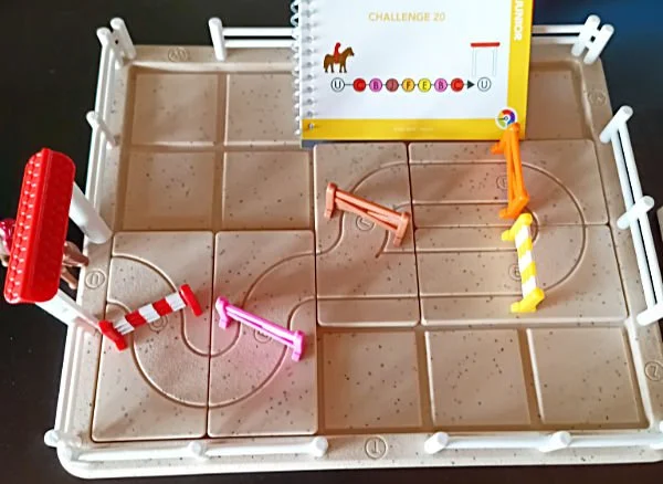 horse academy game looped path