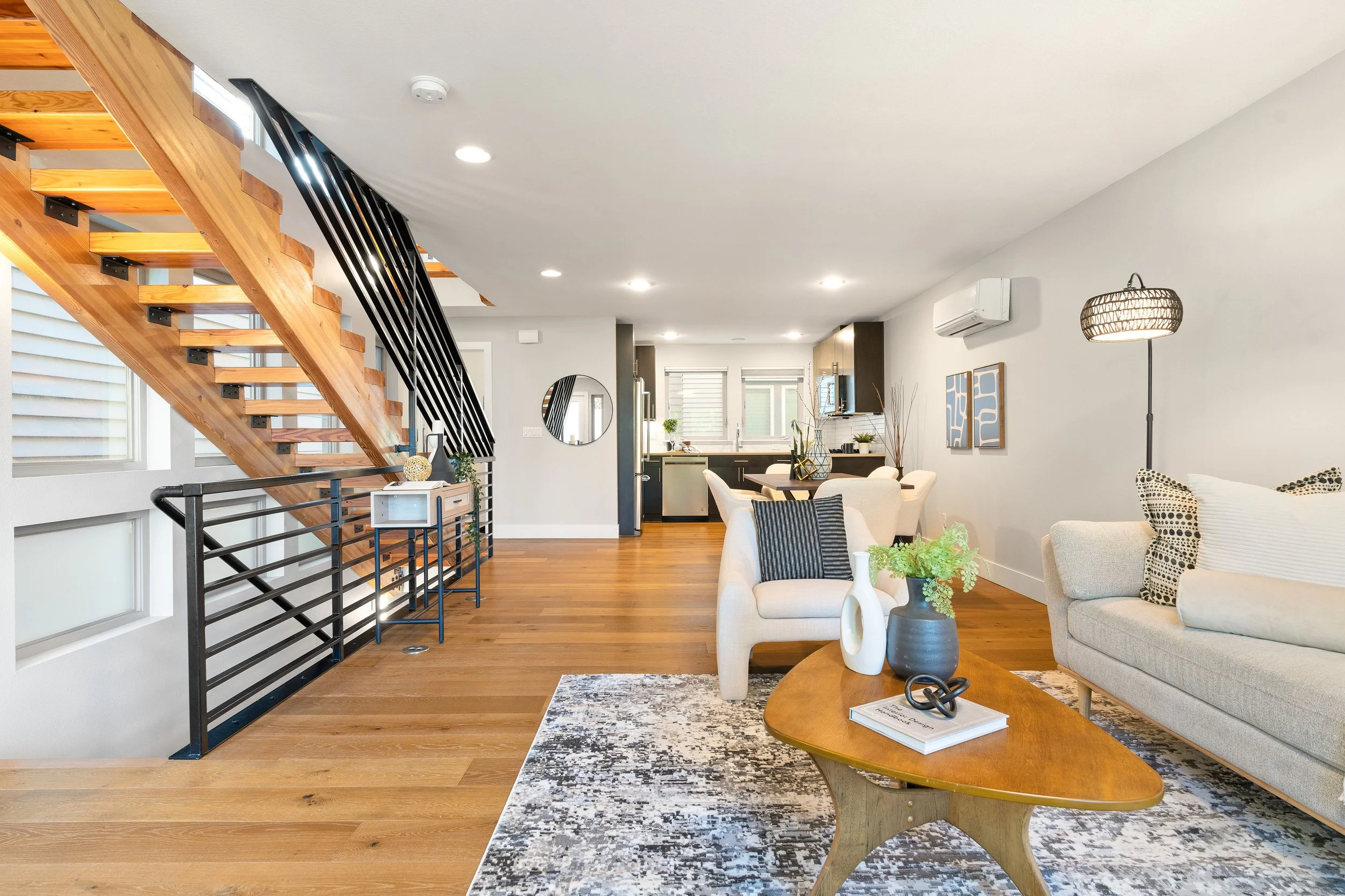Modern living room in a Oregon listing that is featured from Lou Chain, Portland Realtor