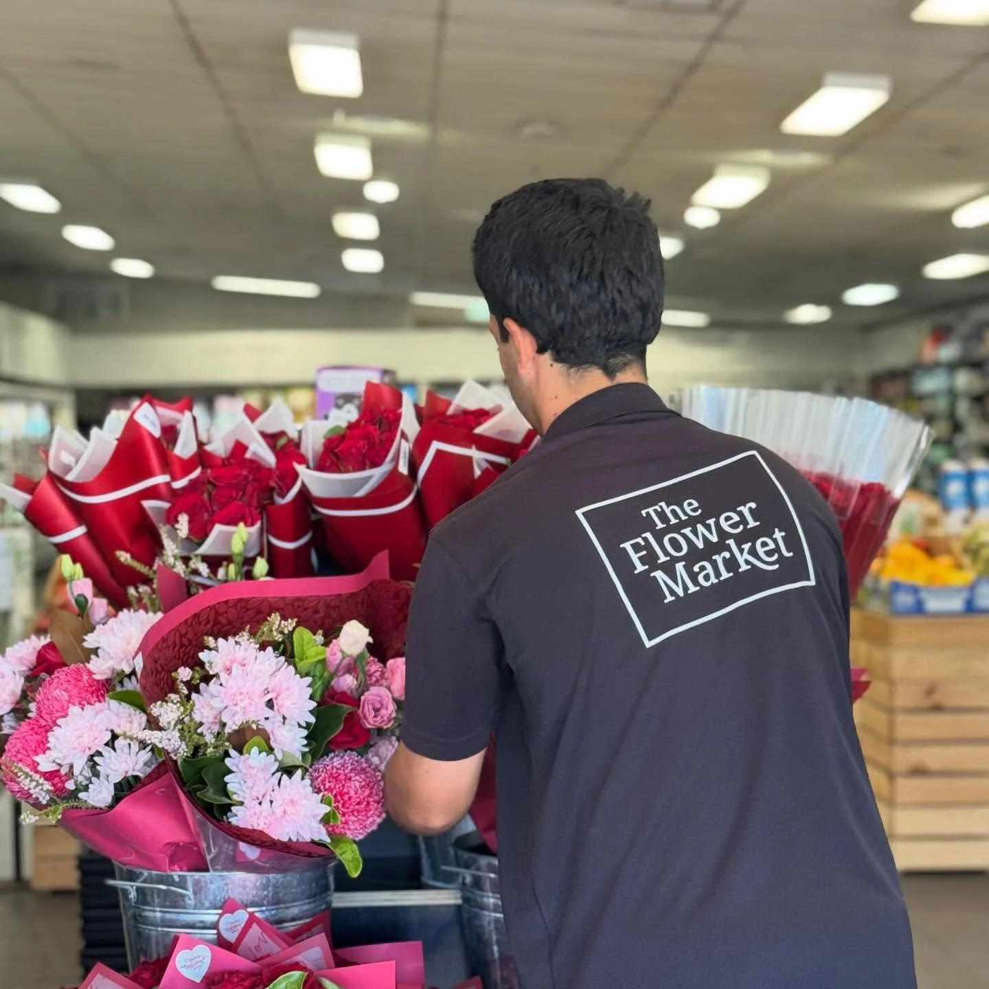 @theflowermarketperth delivering the goods for your special valentine, featuring Dylan 🙋🏻&zwj;♂️

- stocked with all your goodies, single roses, bunches &amp; more 🌹💐