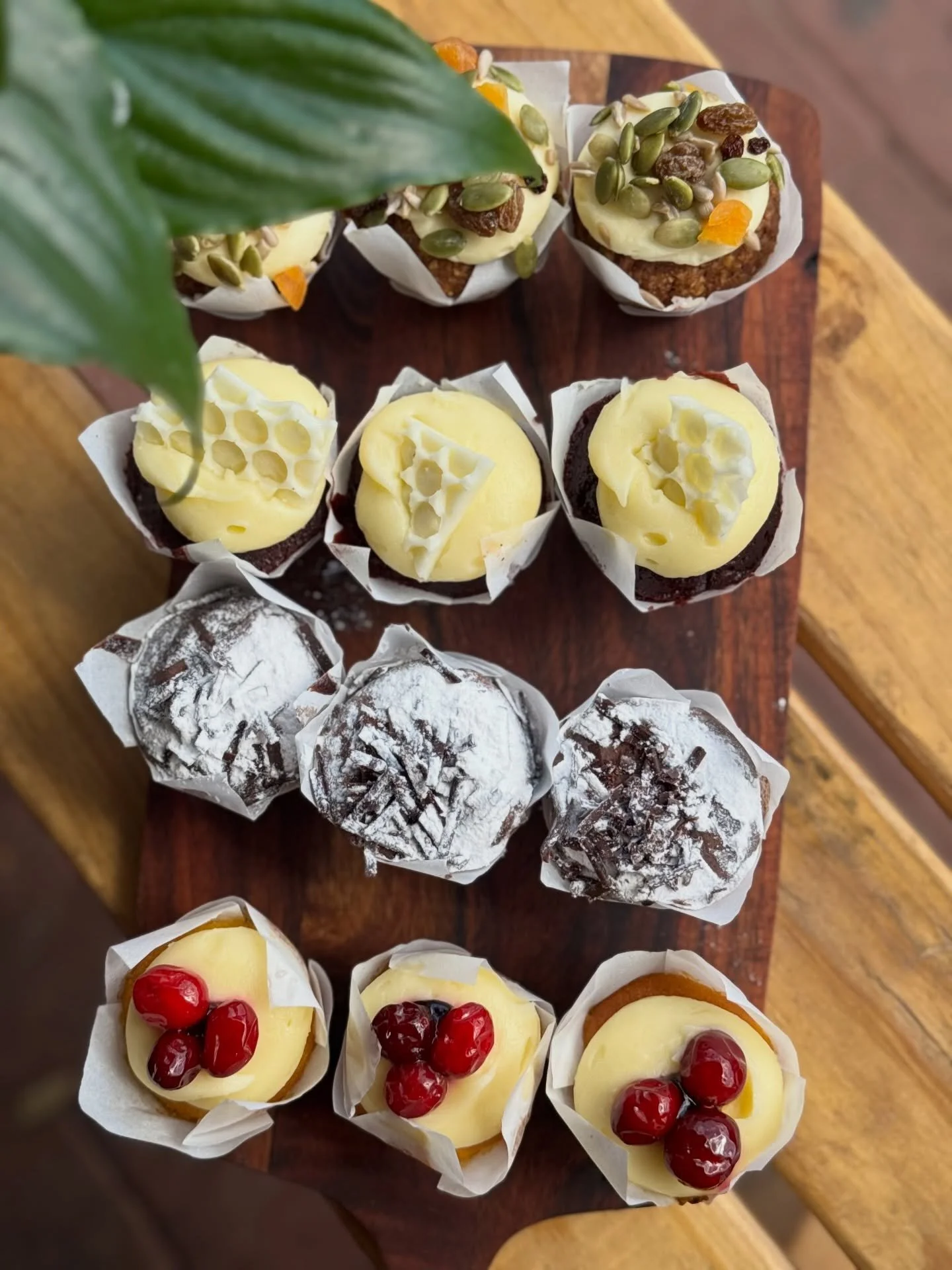 Small but dangerously good 🧁
Carrot cake, choc mud, red velvet or orange almond w/ berries (GF)&hellip; what&rsquo;s your pick? 

#brightonroadfoodmarket #smallbuisness #groceries #scarboroughspots🍽